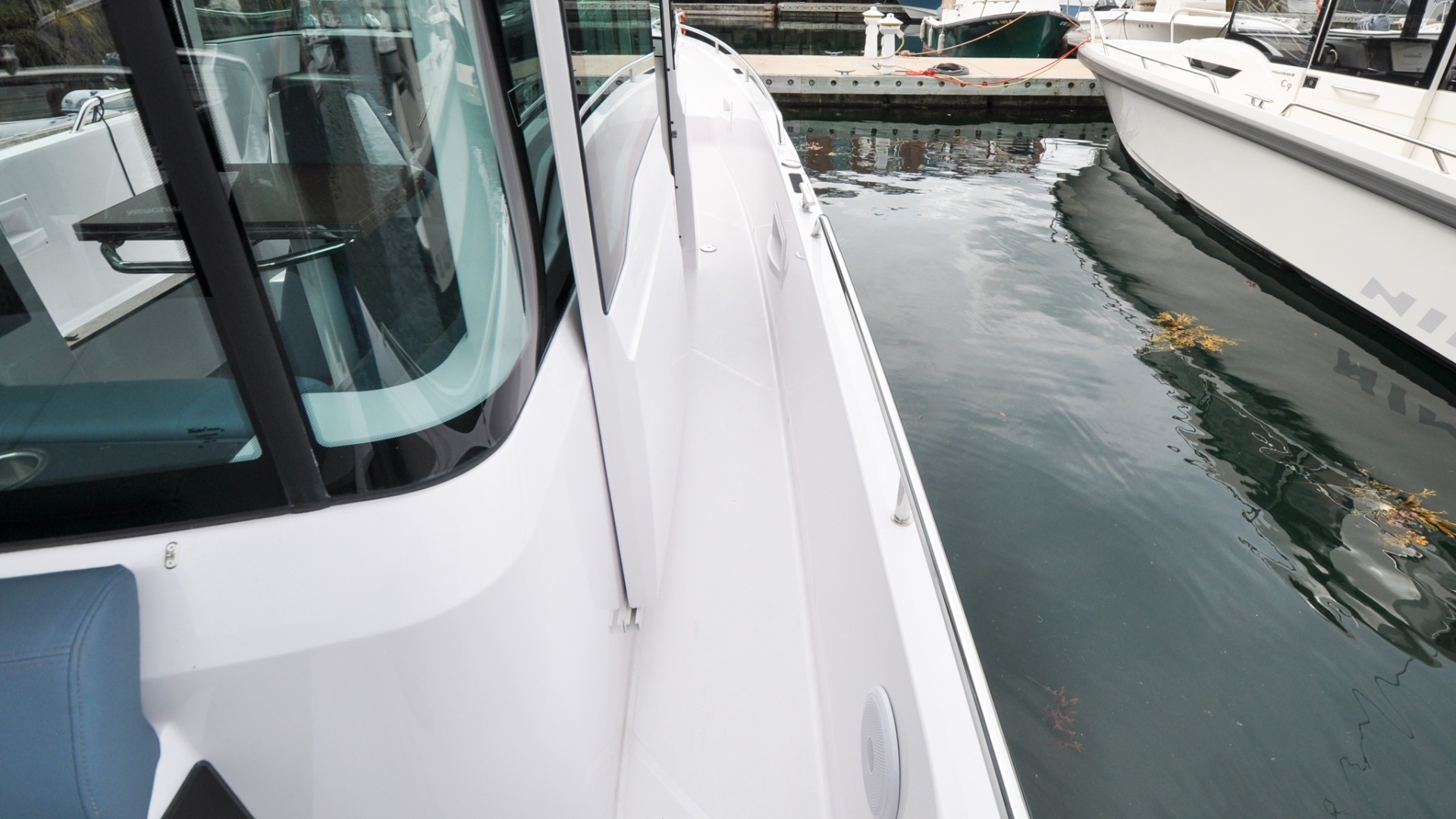2022 Axopar 37XC - Image 16