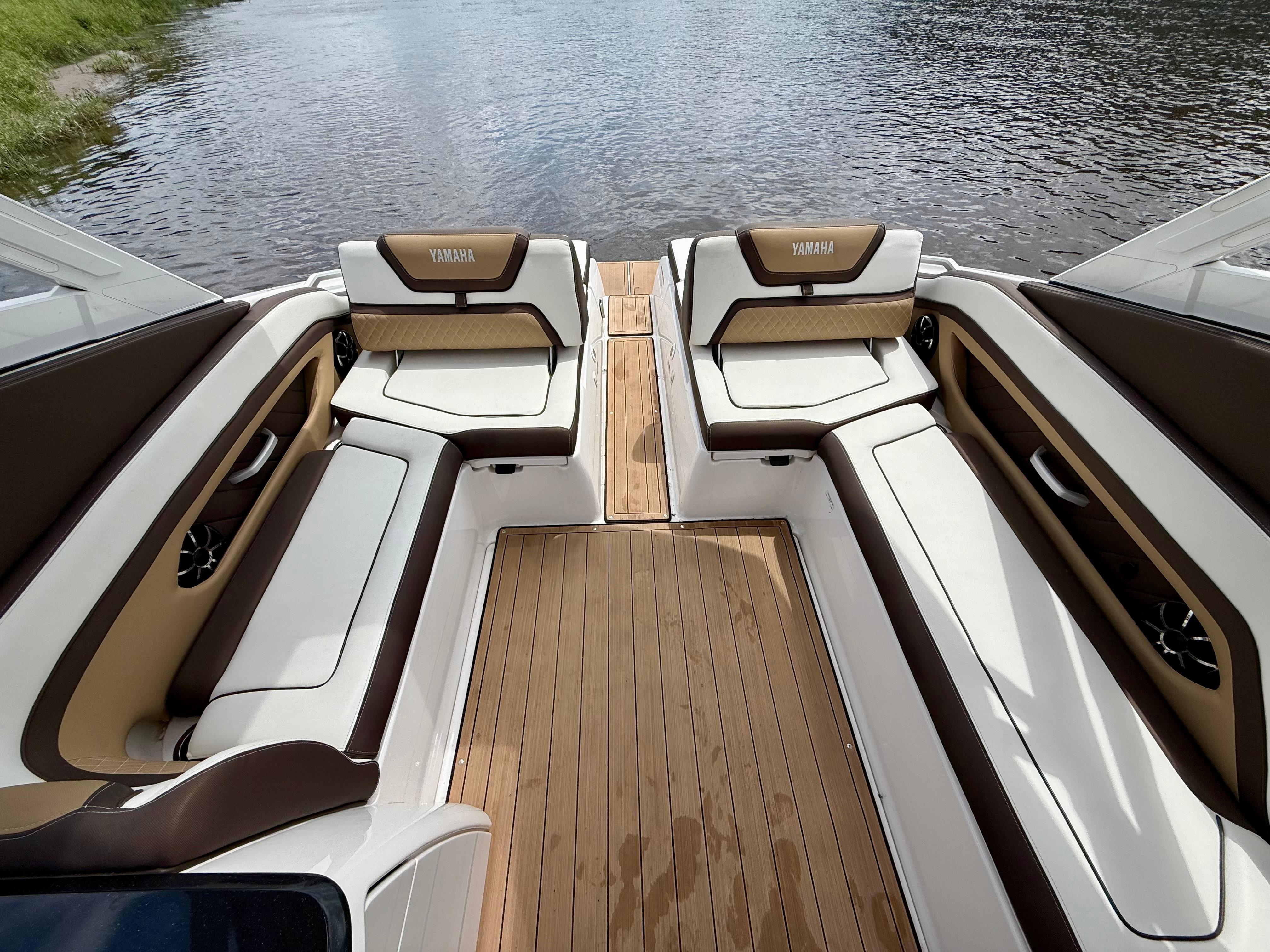 2022 Yamaha Boats 275SD - 9