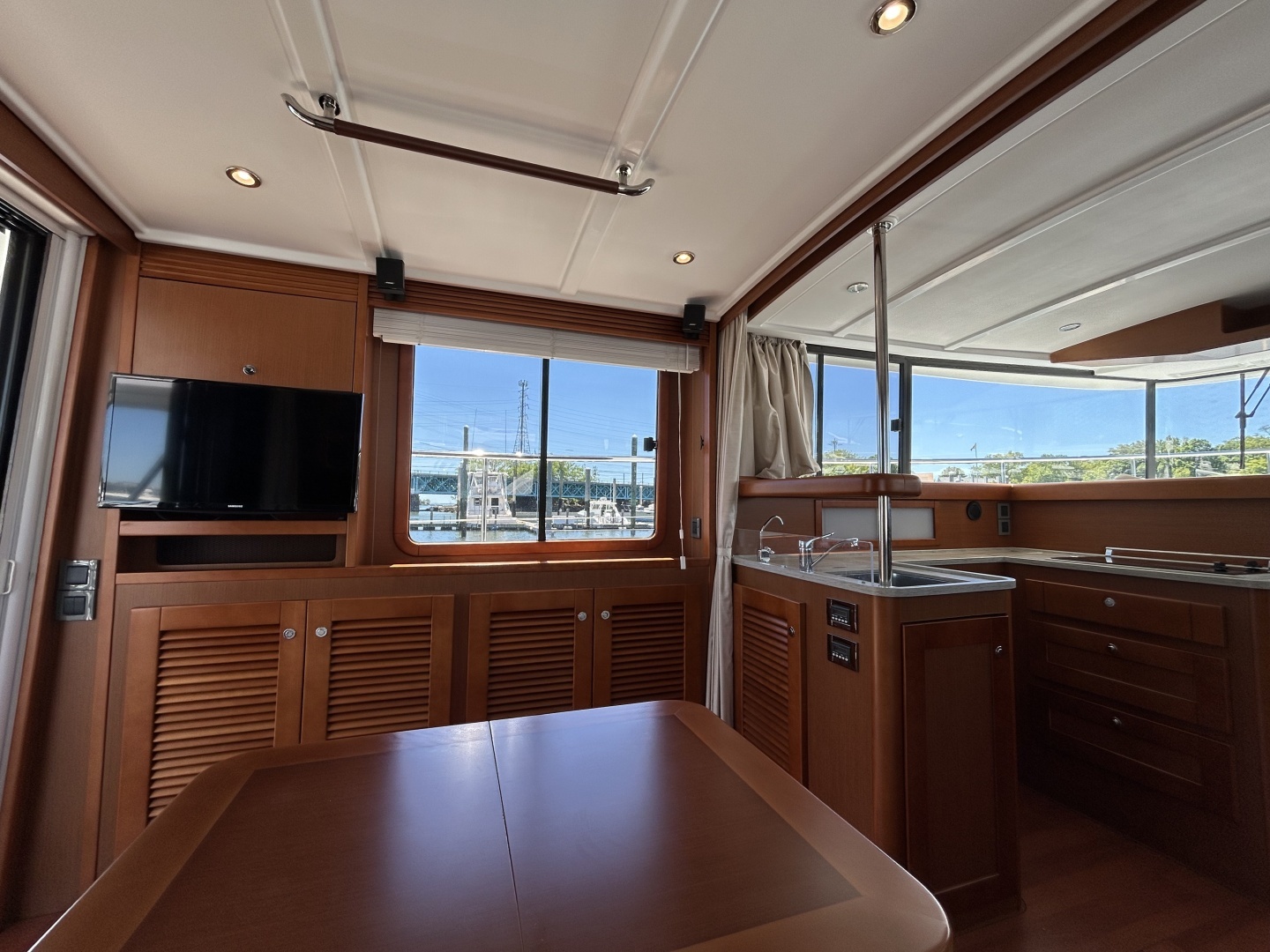2018 Beneteau 44 Swift Trawler - Image 10