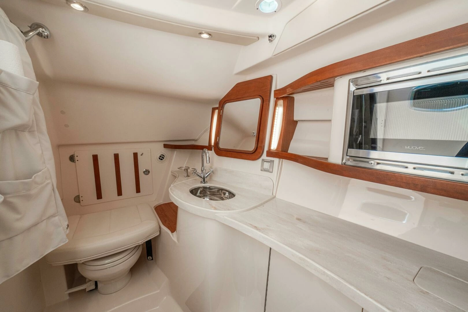 2020 Grady-White Freedom 375 - Image 32