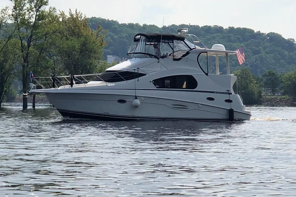 2004 Silverton 35 Motor Yacht