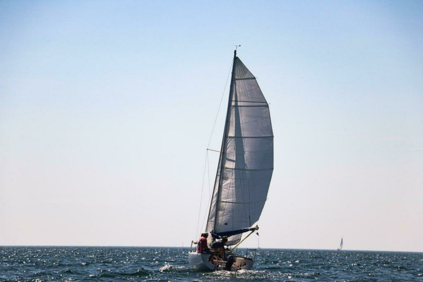 2005 Custom Luux 6.30 - Image 3