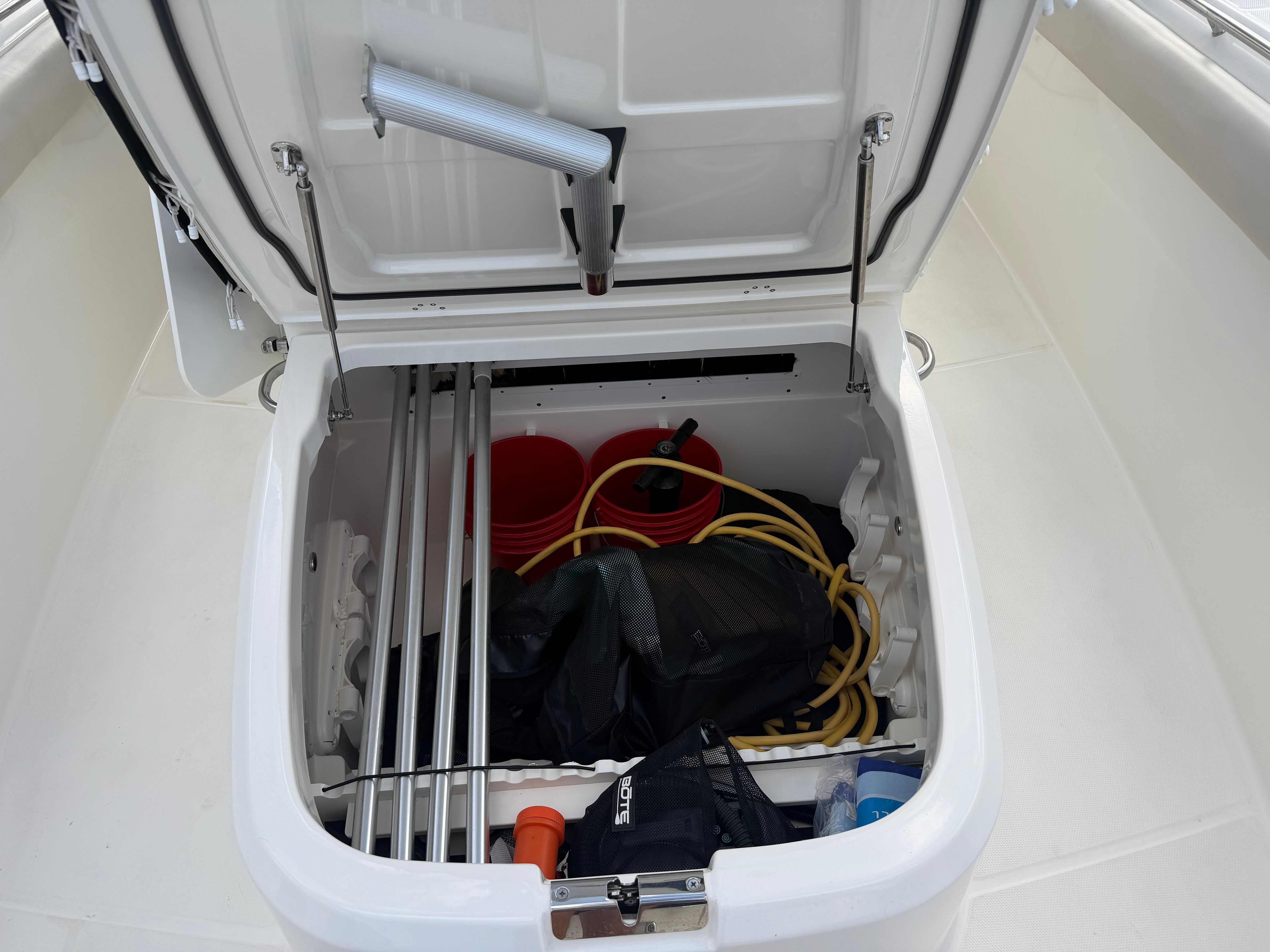2021 Boston Whaler 330 Outrage - 47