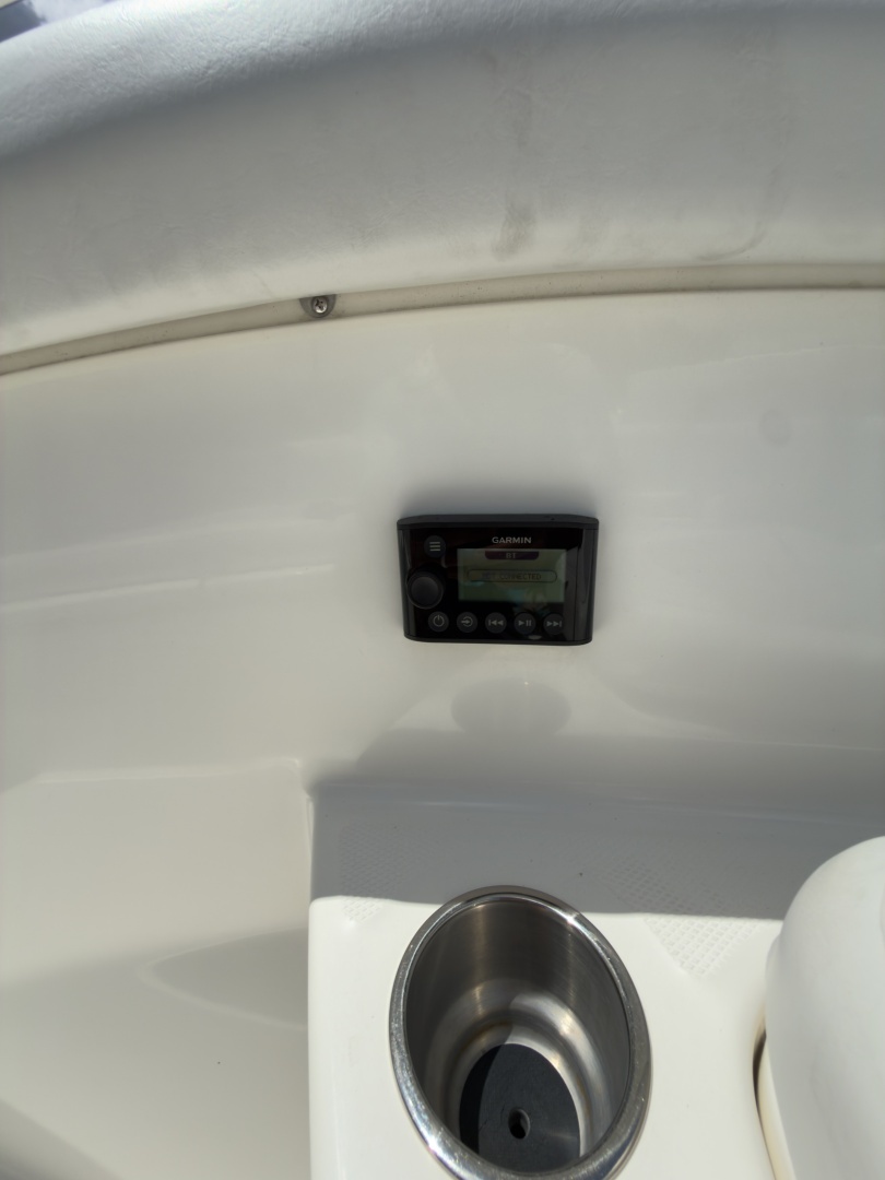 2016 Boston Whaler 350 Outrage - Image 30