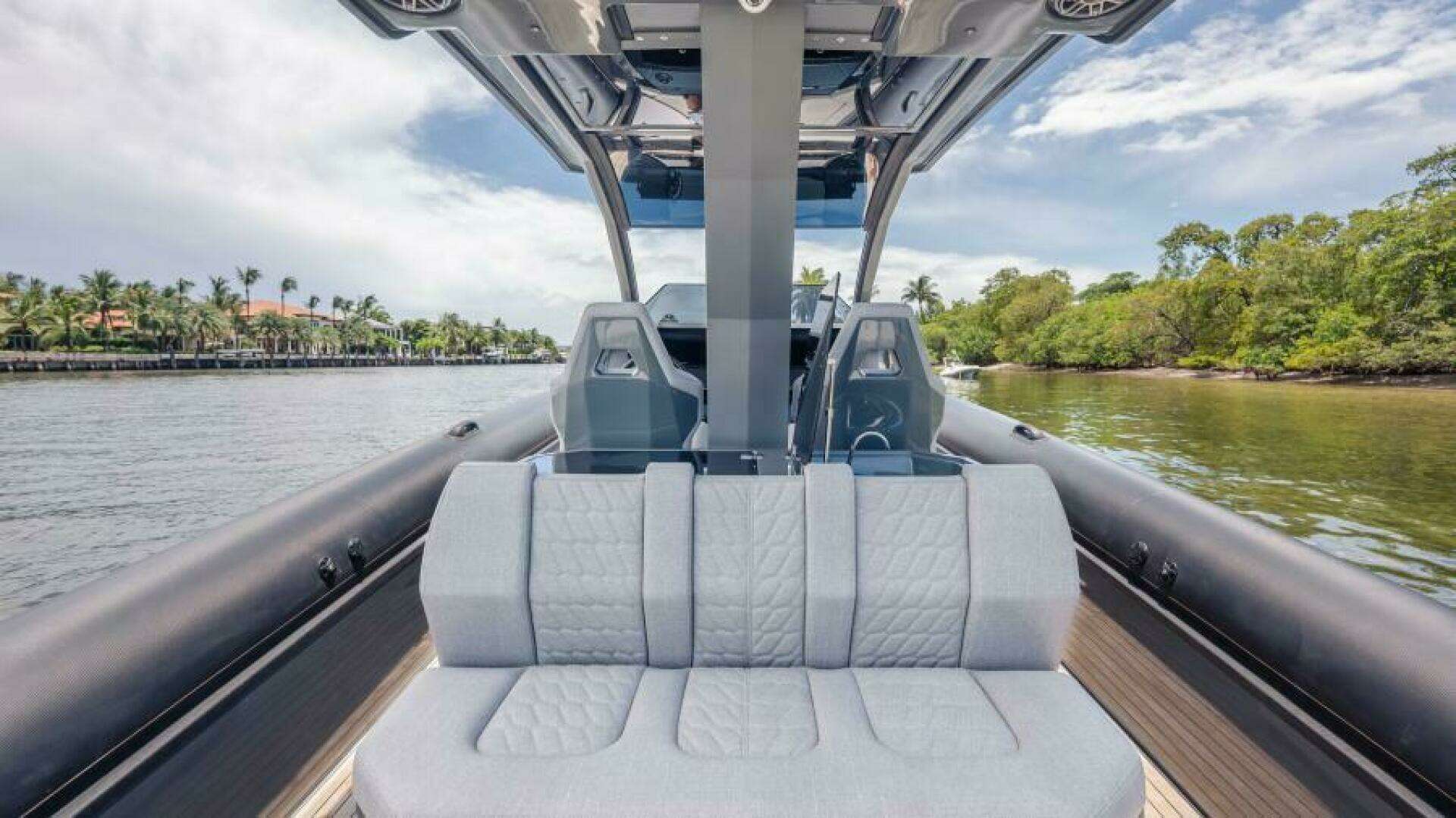 2025 Skipper 38 Sunbed - Image 28