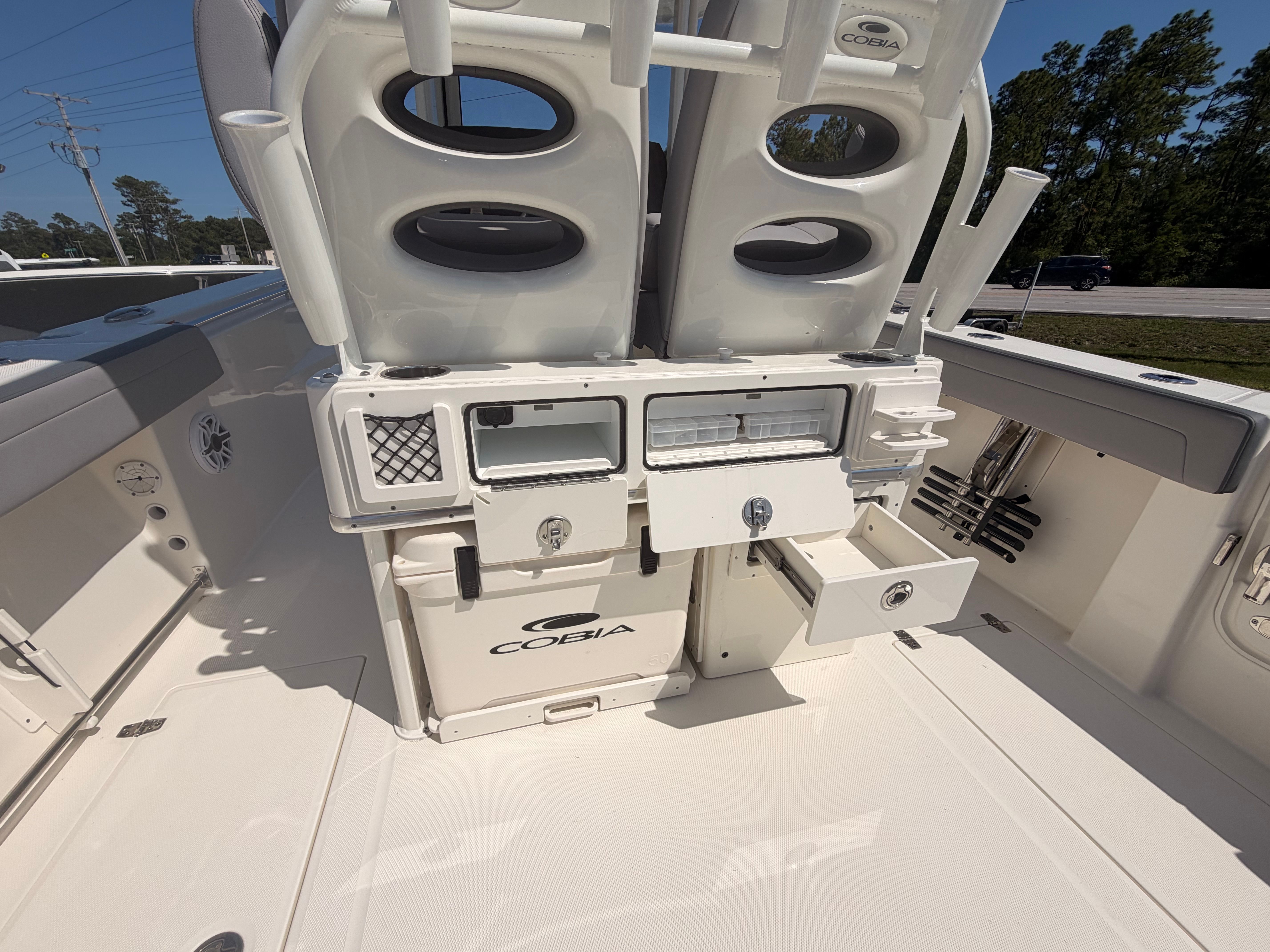 2026 Cobia 285CC - 10