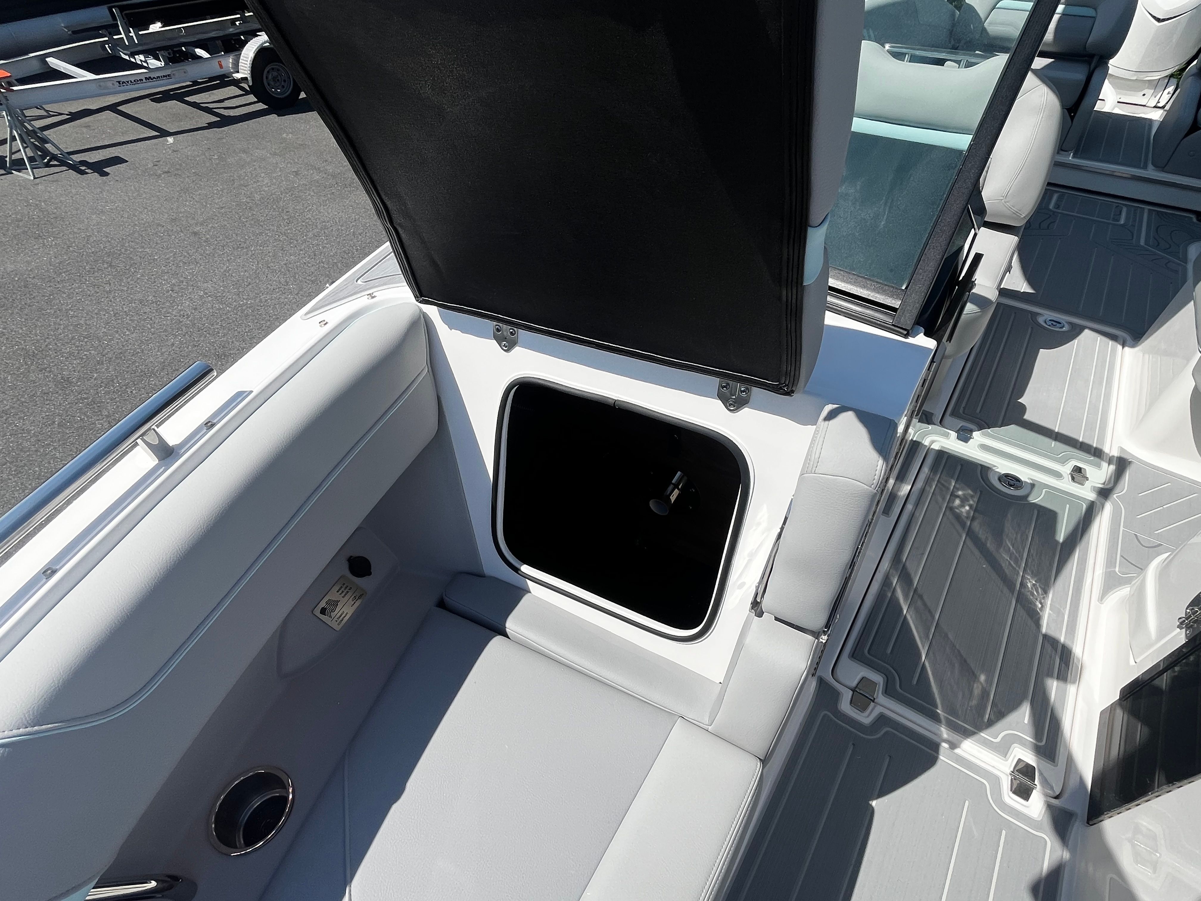 2026 REGAL LX6 - Image 36