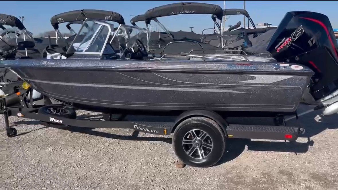 2023 Triton 186 Fishunter