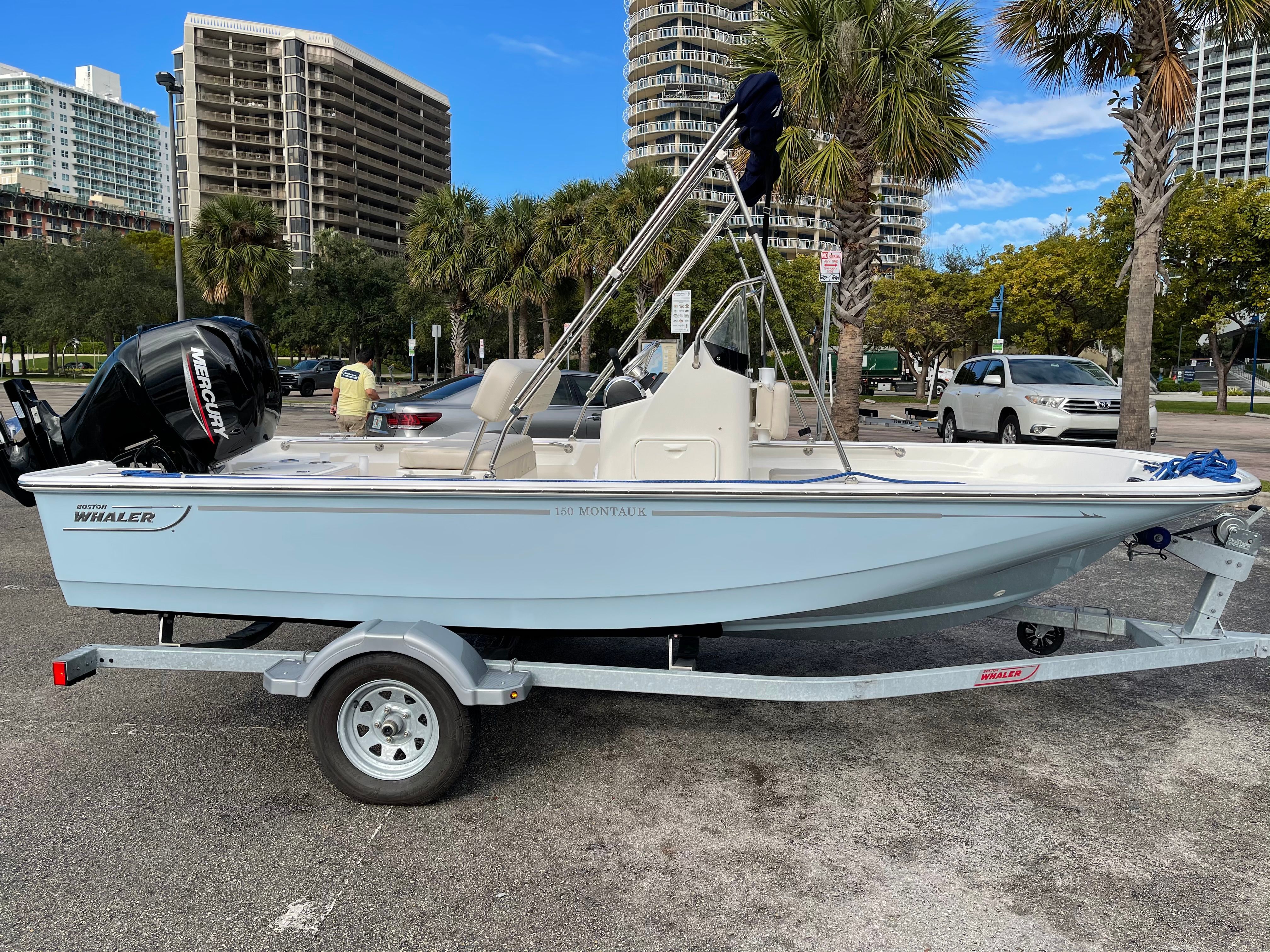 2021 Boston Whaler 150 Montauk - 4