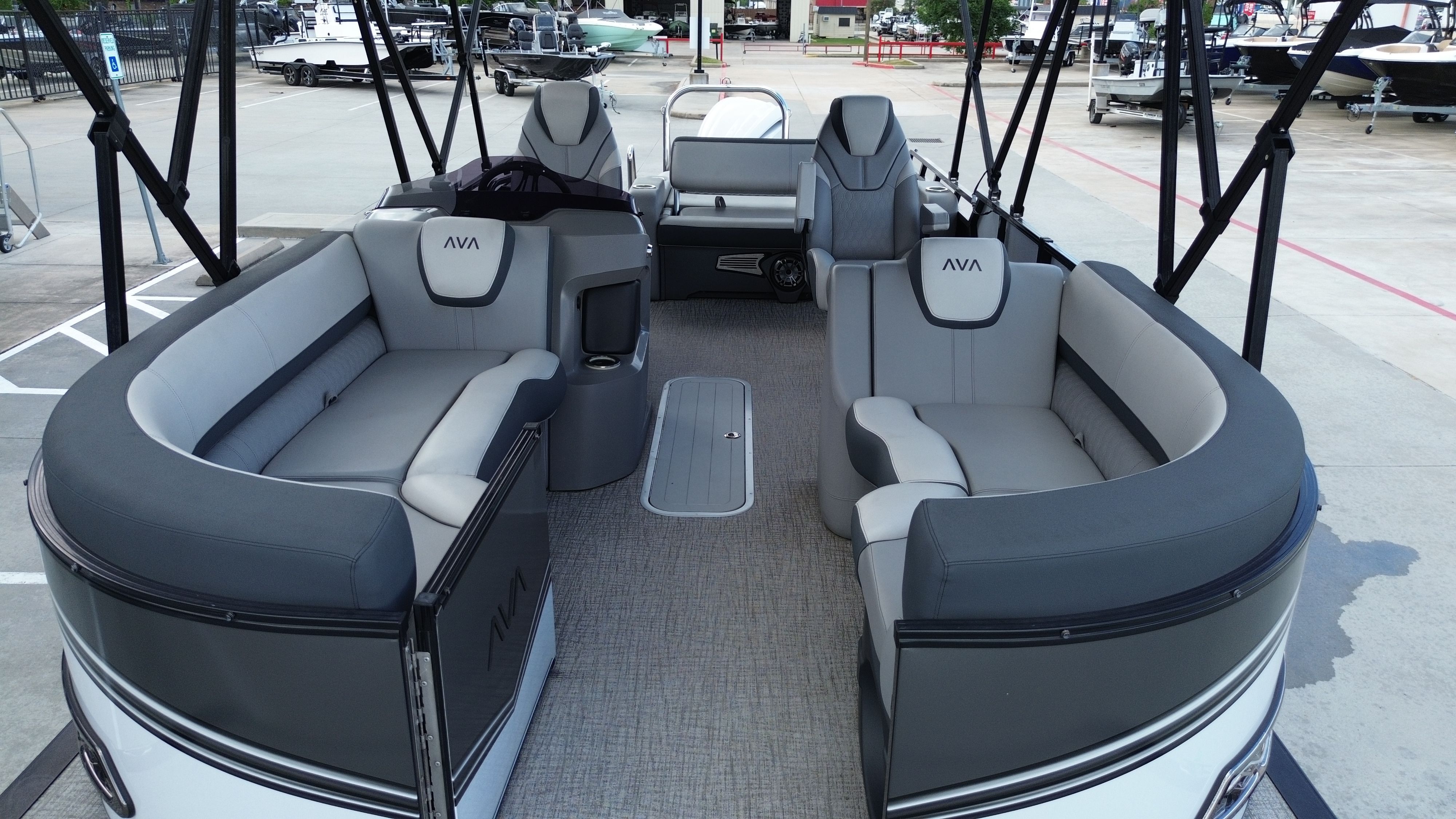 2025 Avalon LSZ Versatile Rear Bench - 23' - 19