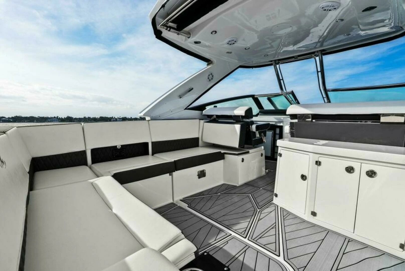 2023 Monterey 385 SS - Image 29
