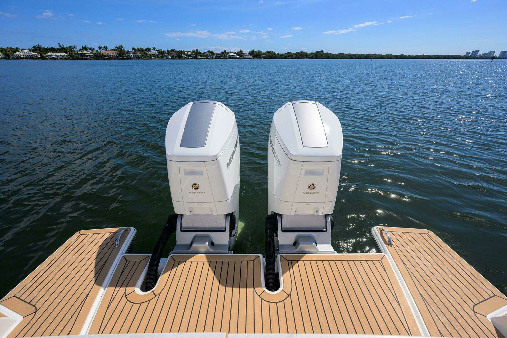 2022 Tiara Yachts 43 LE - Image 51