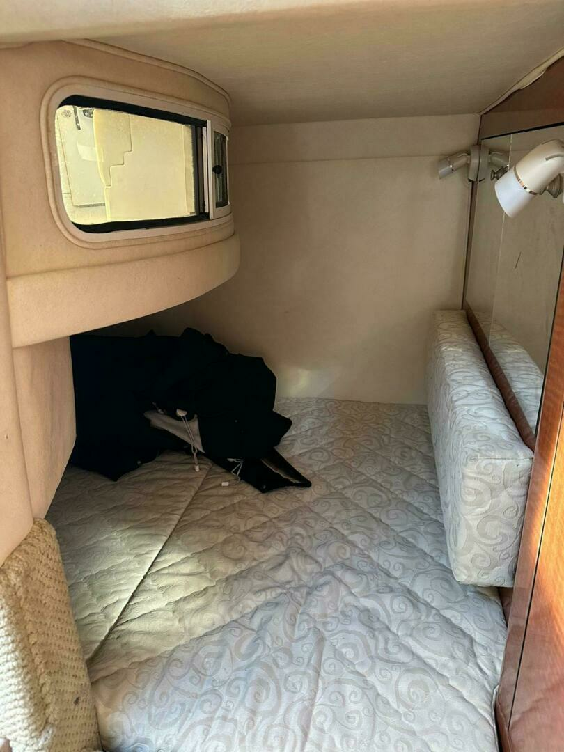 2005 Sea Ray 280 Sundancer - Image 12