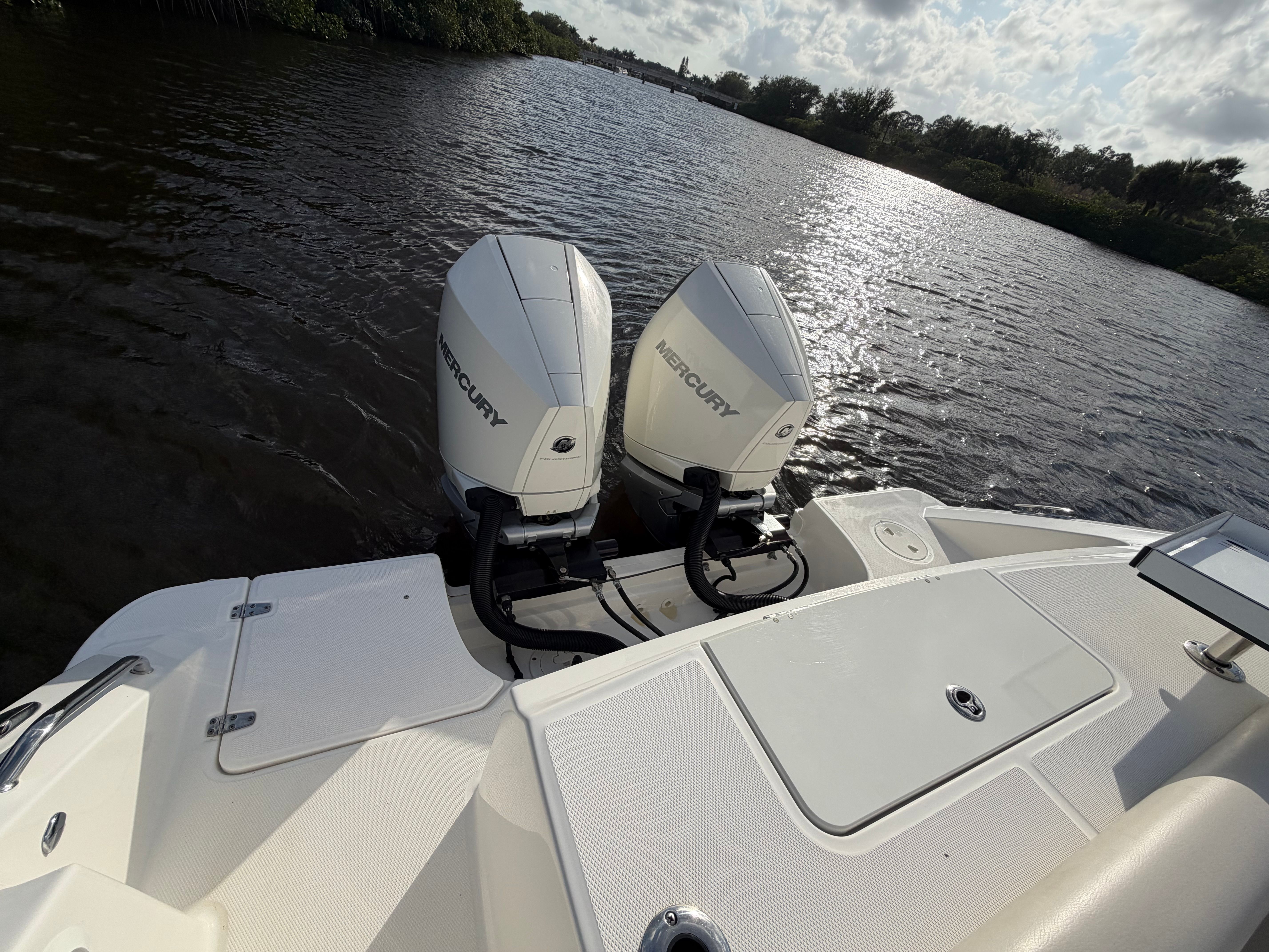 2021 Boston Whaler 330 Outrage - 33