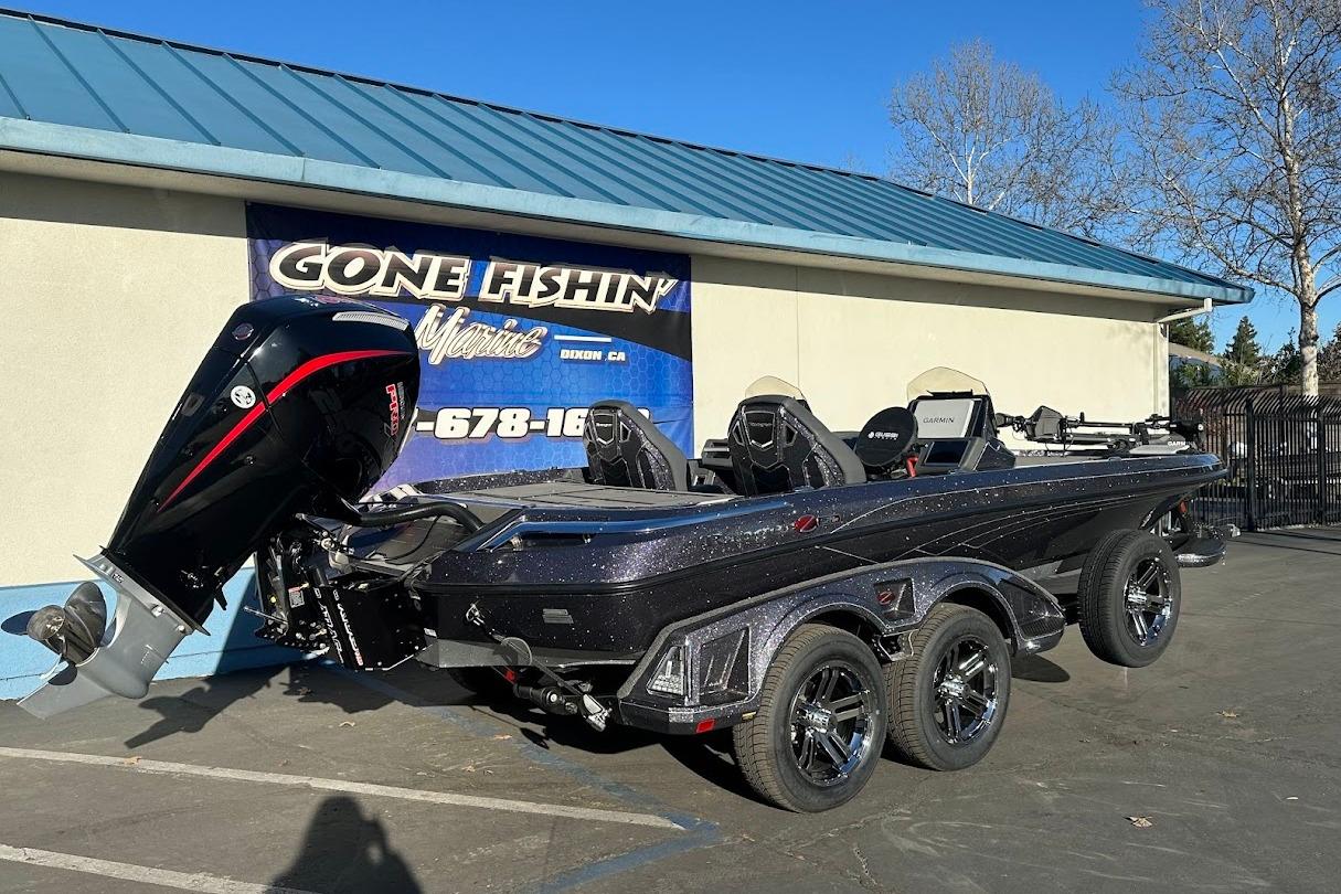 2026 Ranger Z521R Garmin Cup-Equipped boat parked outside Gone Fishin' Marine.