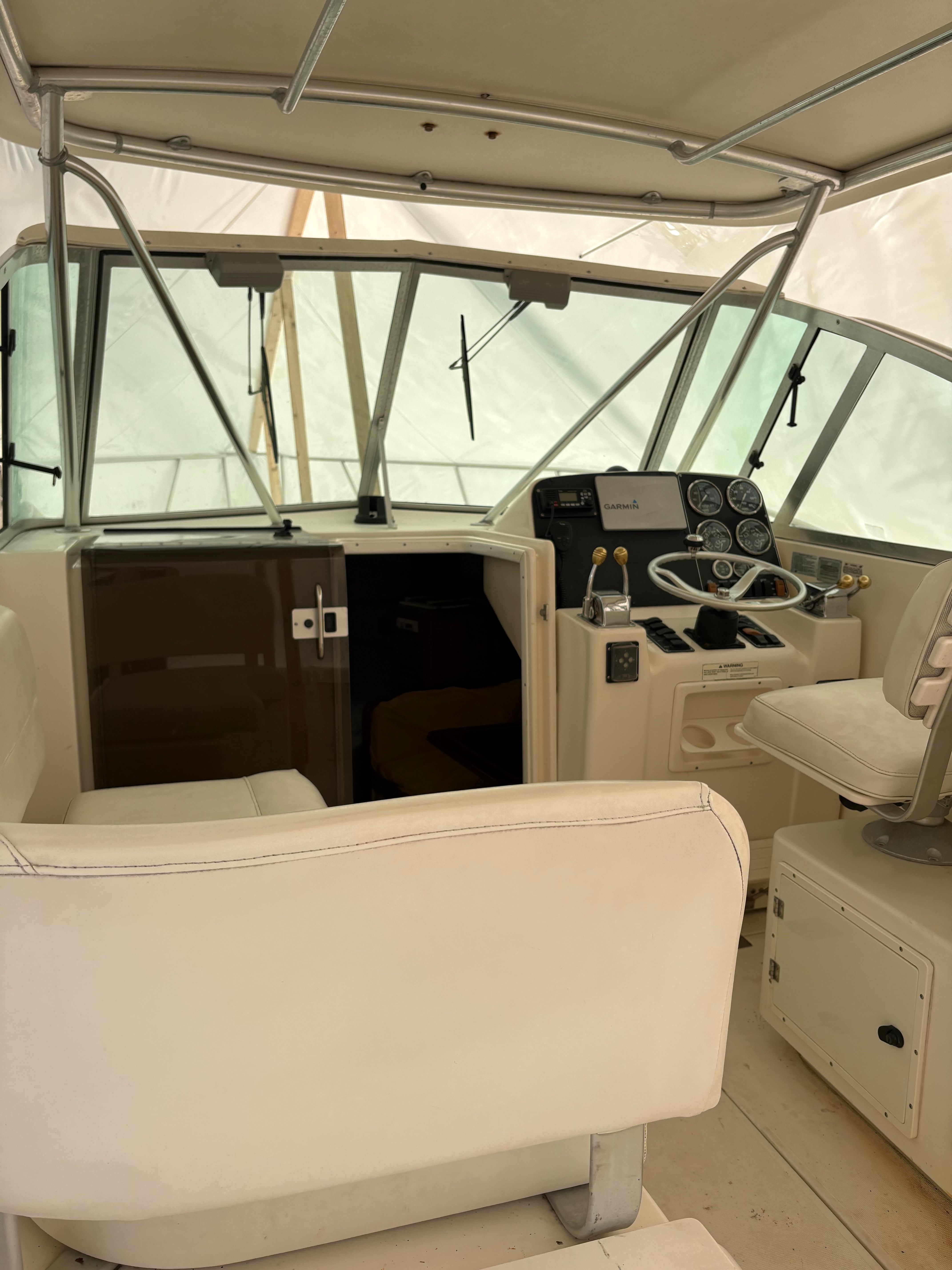 2001 Pursuit 3000 Express - 10