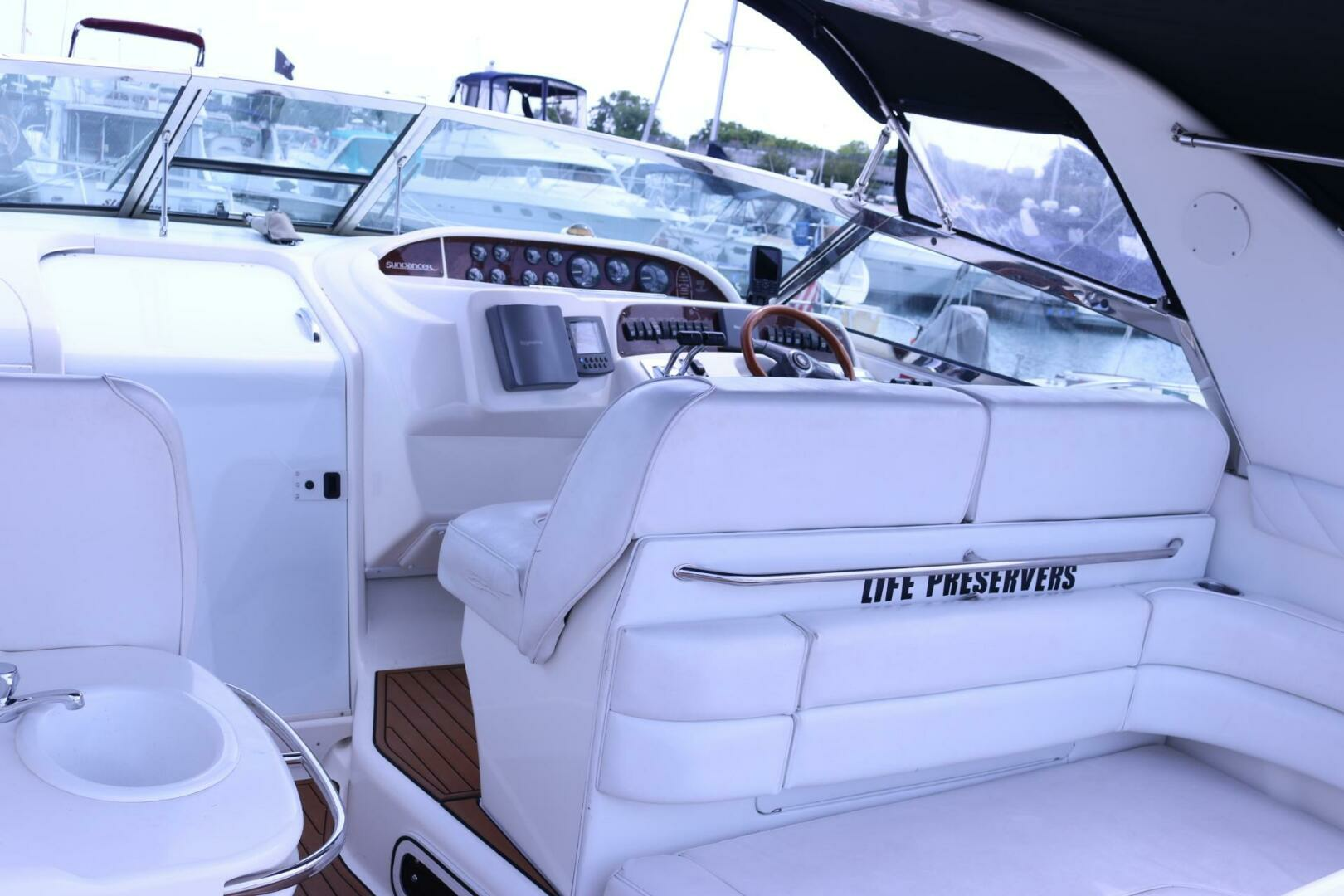 1996 Sea Ray Sundancer - Image 11