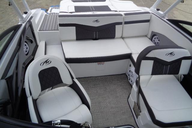 2019 Monterey 218SS Super Sport boat interior with white and black seating.