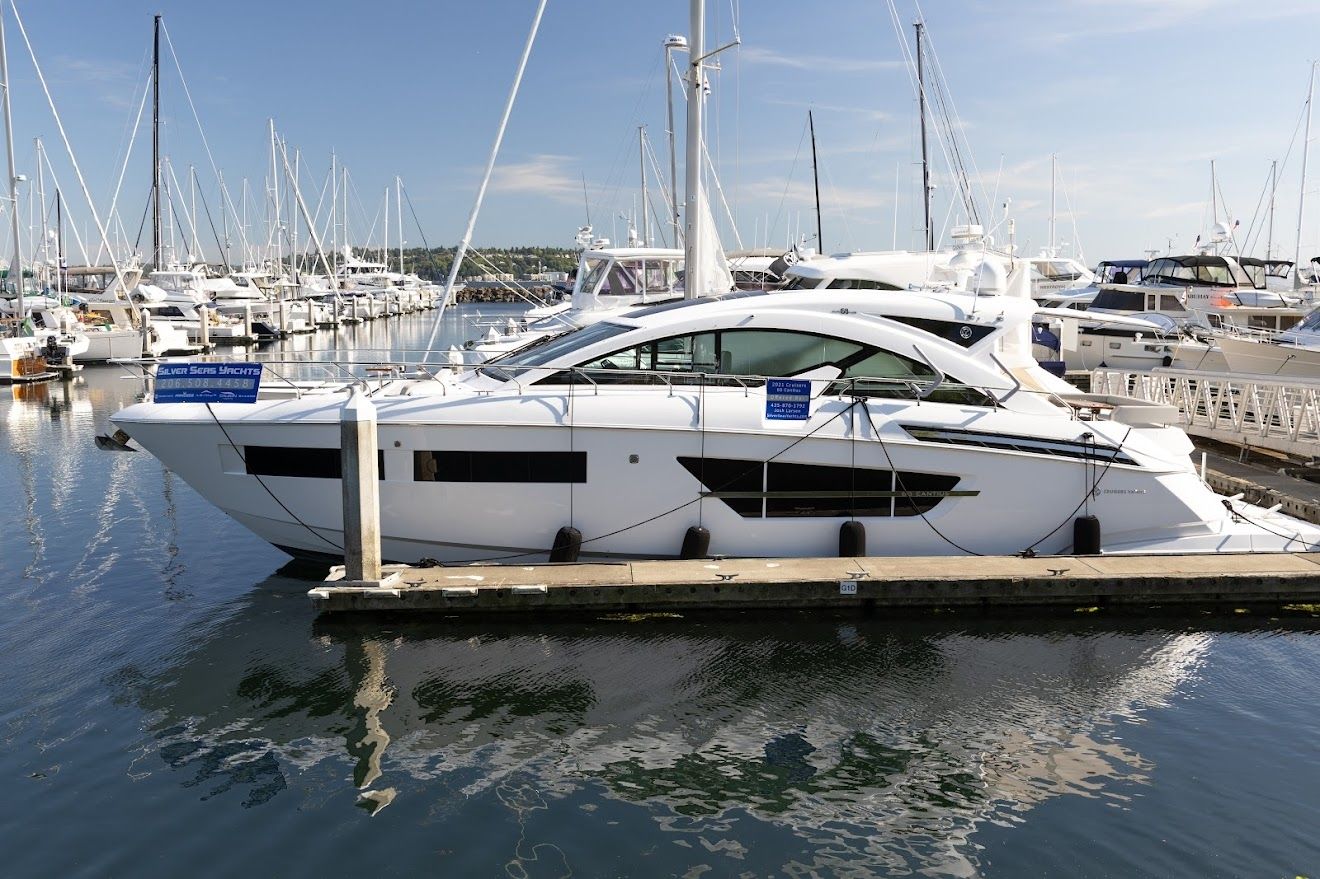 2021 Cruisers Yachts 60 Cantius