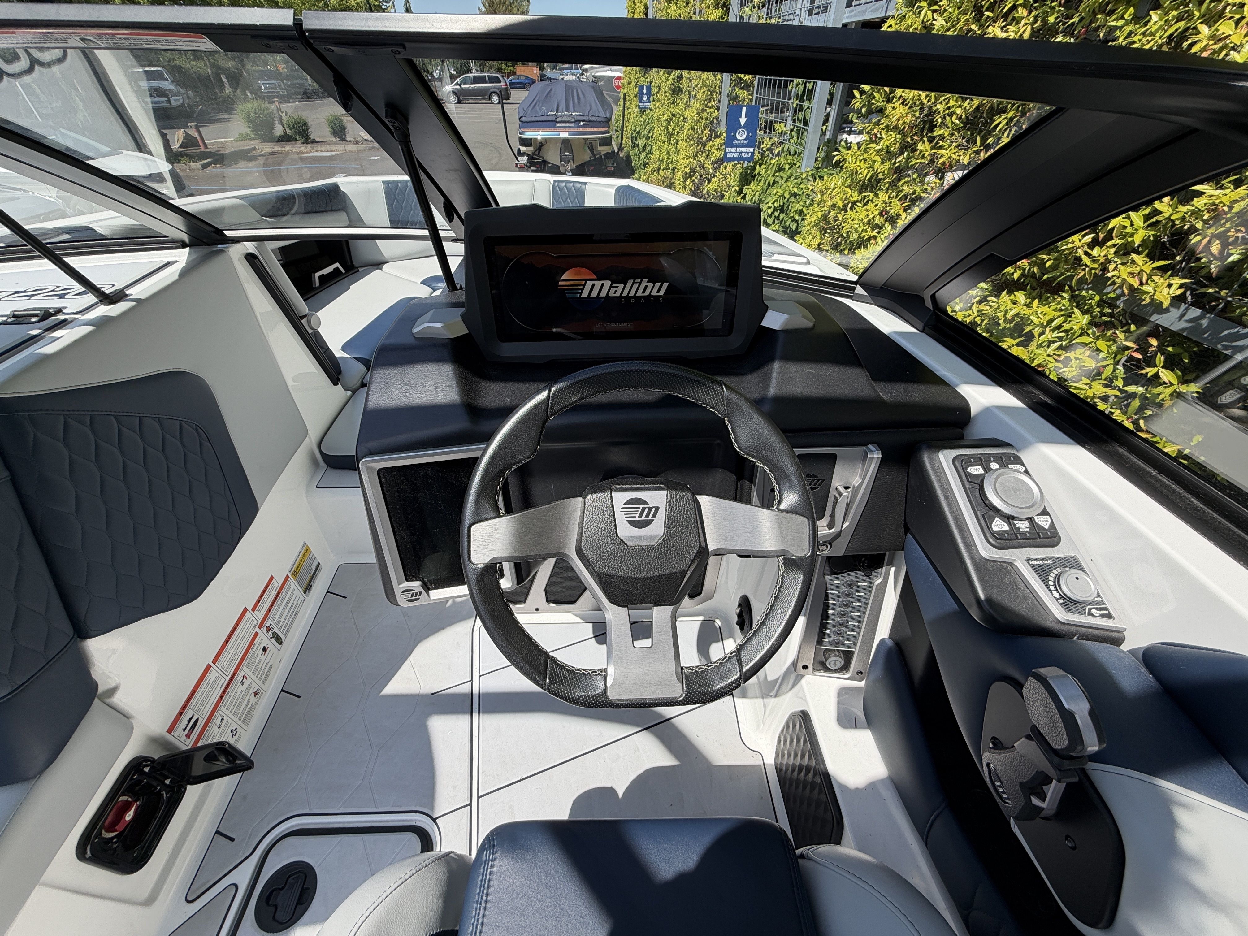 2022 Malibu M220 - 15