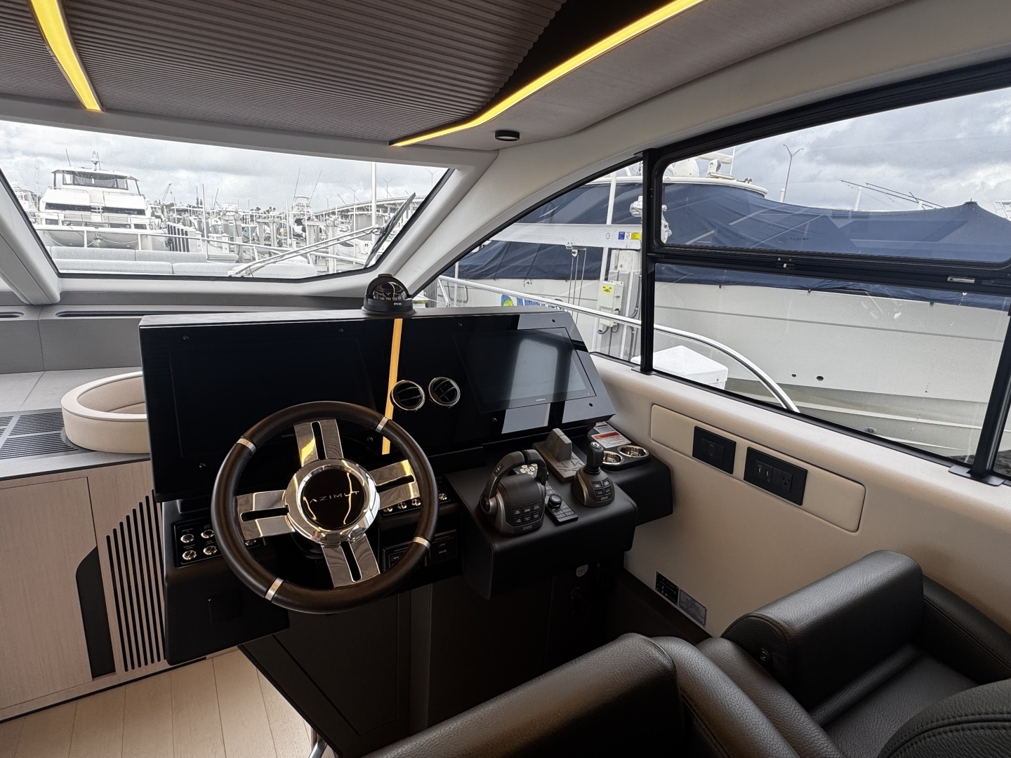 2026 Azimut S7 - Image 23