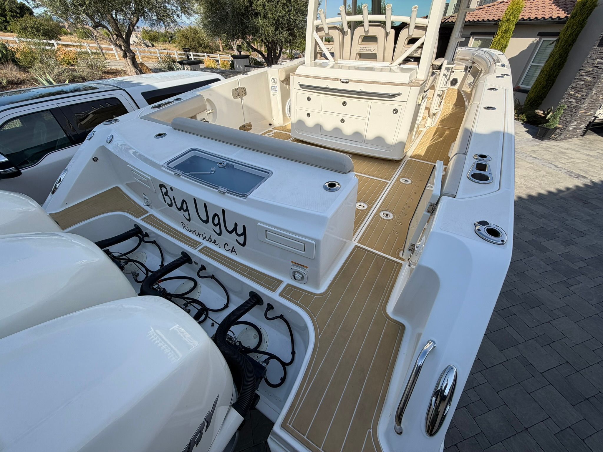 2018 Boston Whaler 380 Outrage - 34