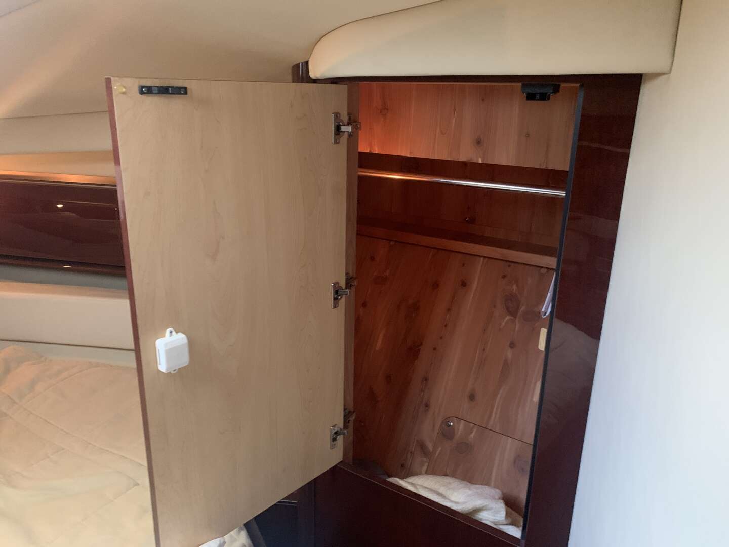 2007 Sea Ray 52 SUNDANCER - Image 73