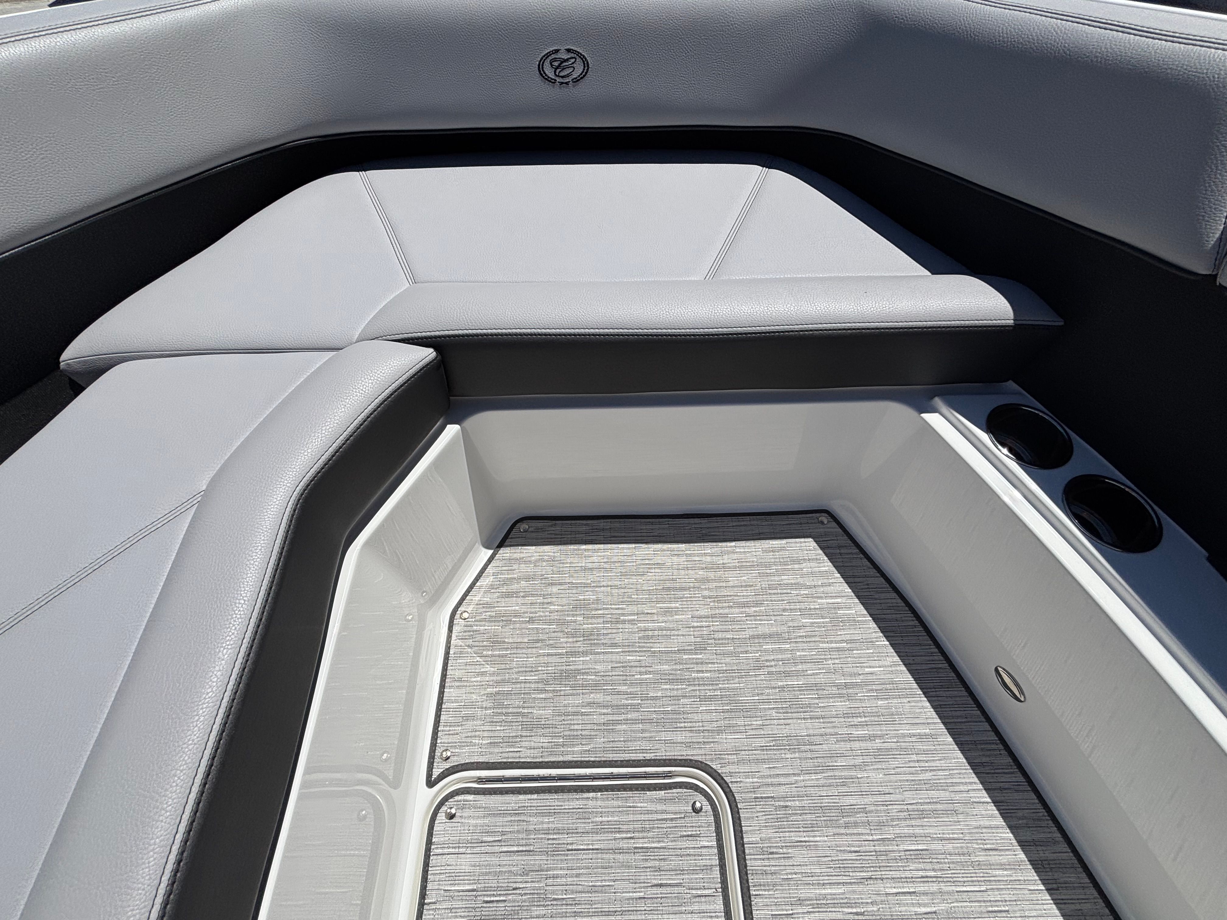 2026 Cobalt R8 Surf - 15