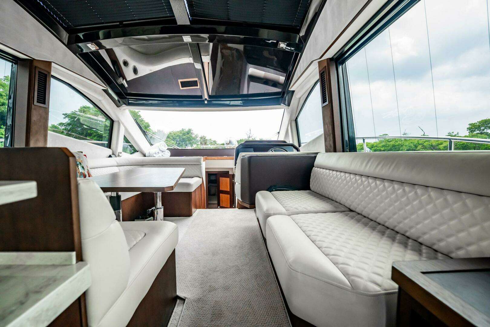 2017 Galeon 510 Skybridge - Image 17