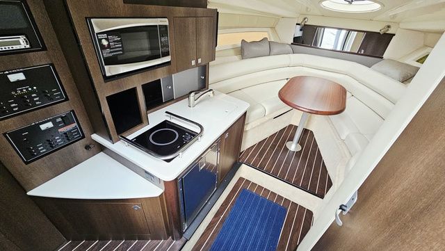2016 Monterey 295 Sport Yacht - 23