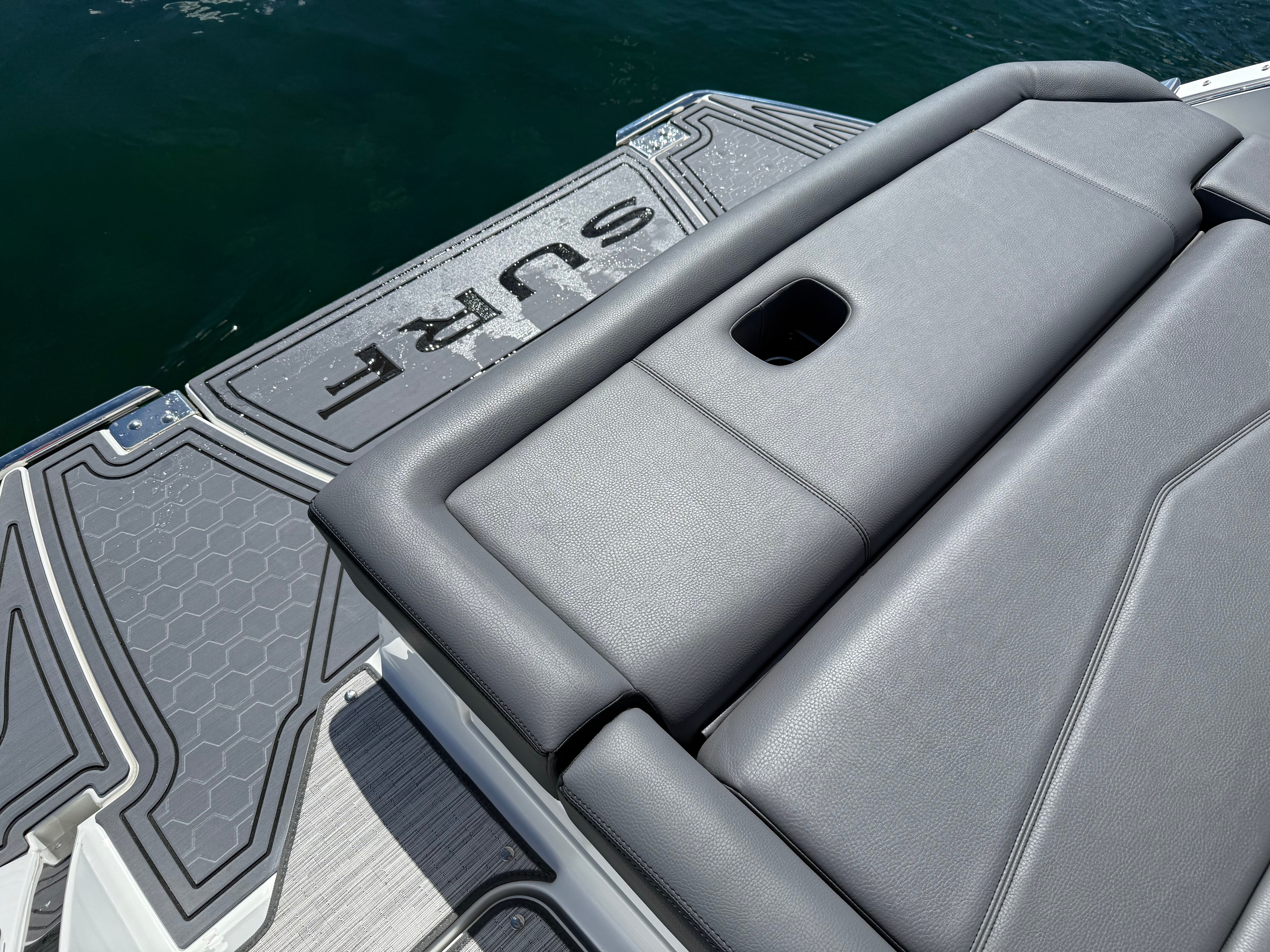 2026 Cobalt R8 Surf - 14