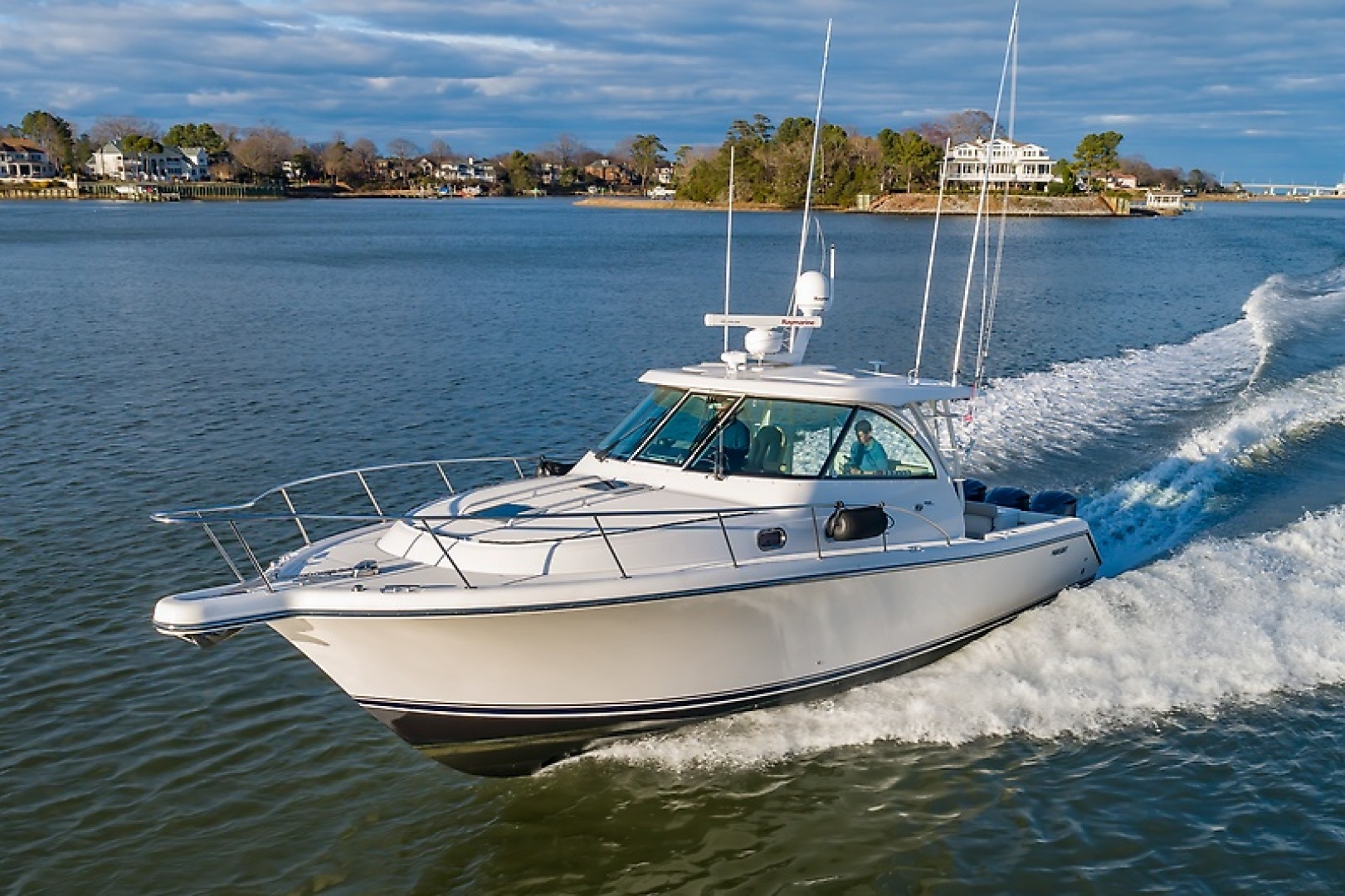 2015 Pursuit 385 OS - Image 3