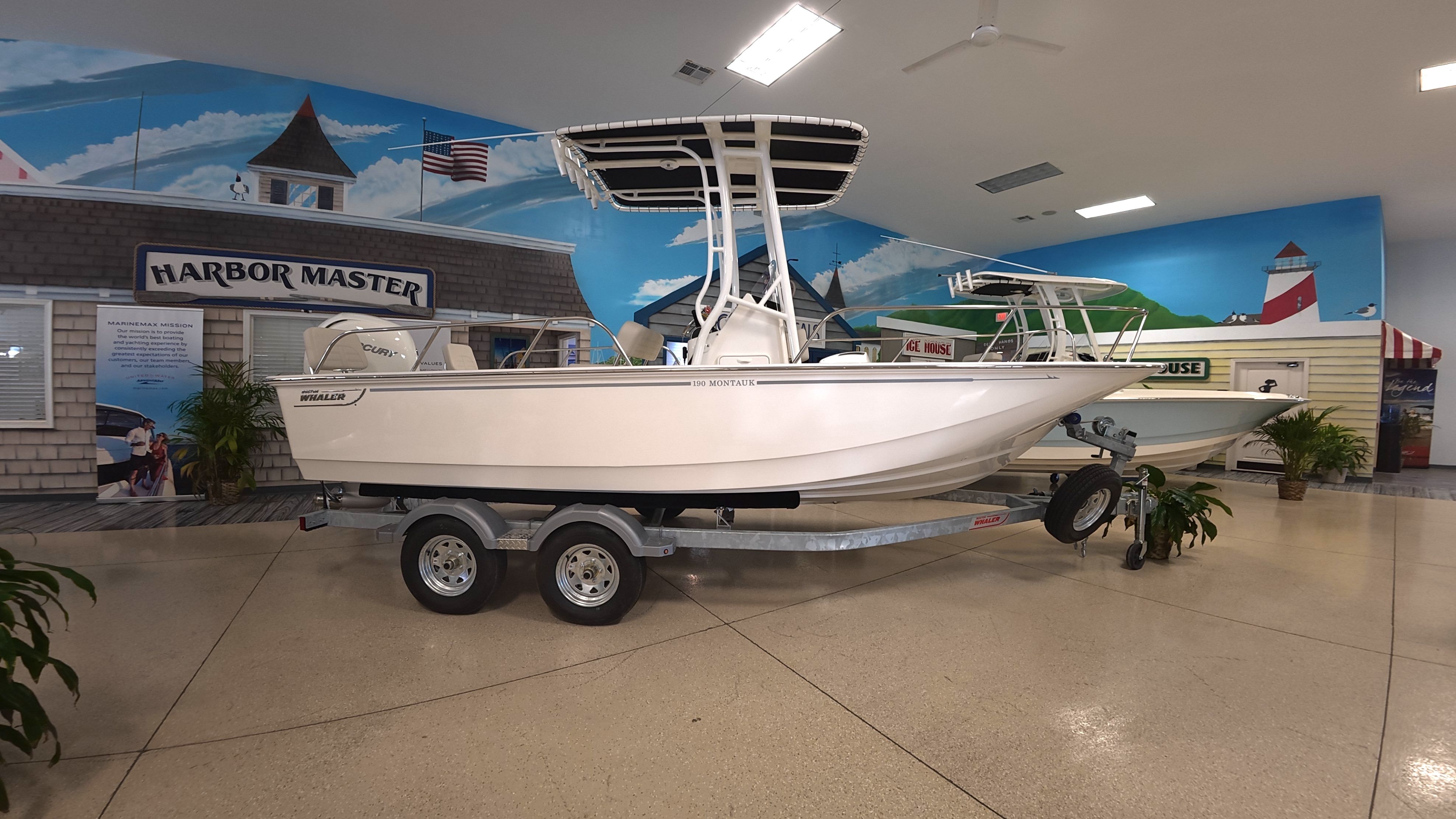 2026 Boston Whaler 190 Montauk - 3