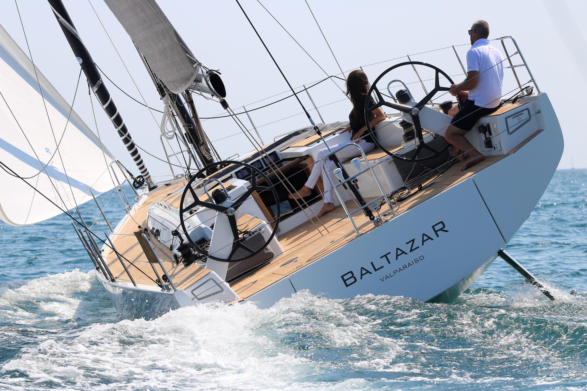 2027 Solaris 44