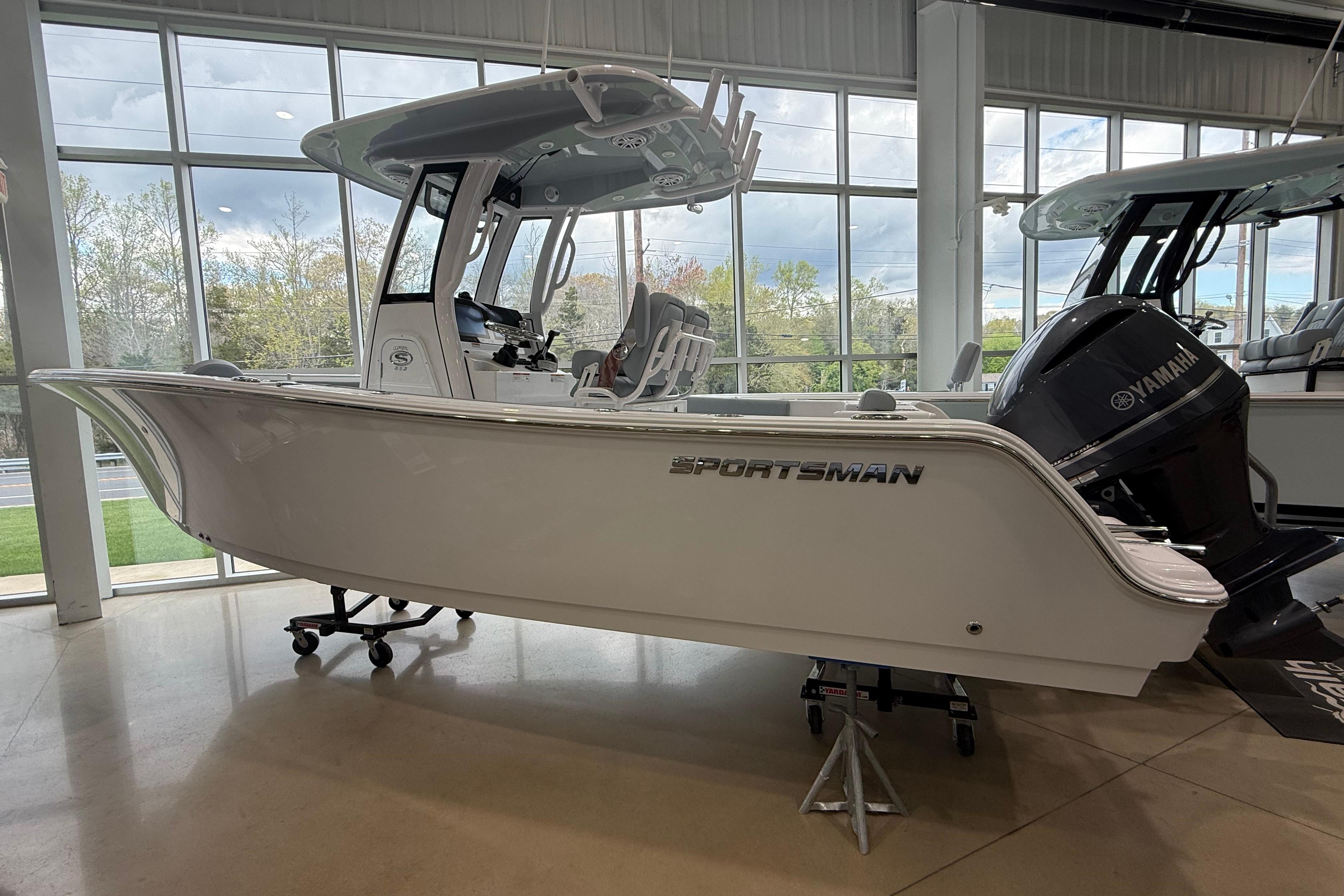 2026 Sportsman Open 232 Center Console