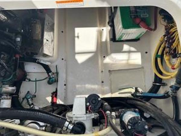 2011 Pursuit C 280 Center Console - 12