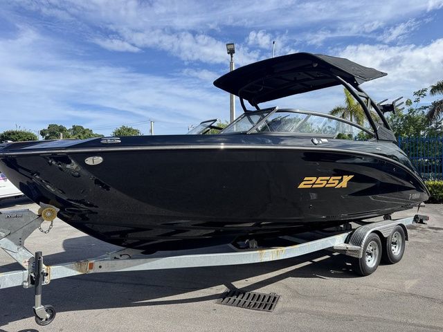 2026 Yamaha Boats 255XD - 3