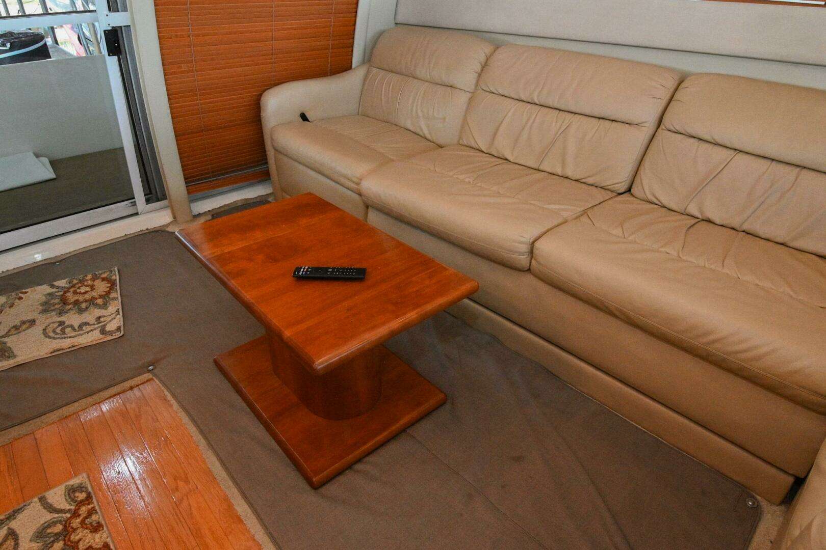 2002 Cruisers Yachts 5000 Sedan Sport - Image 28
