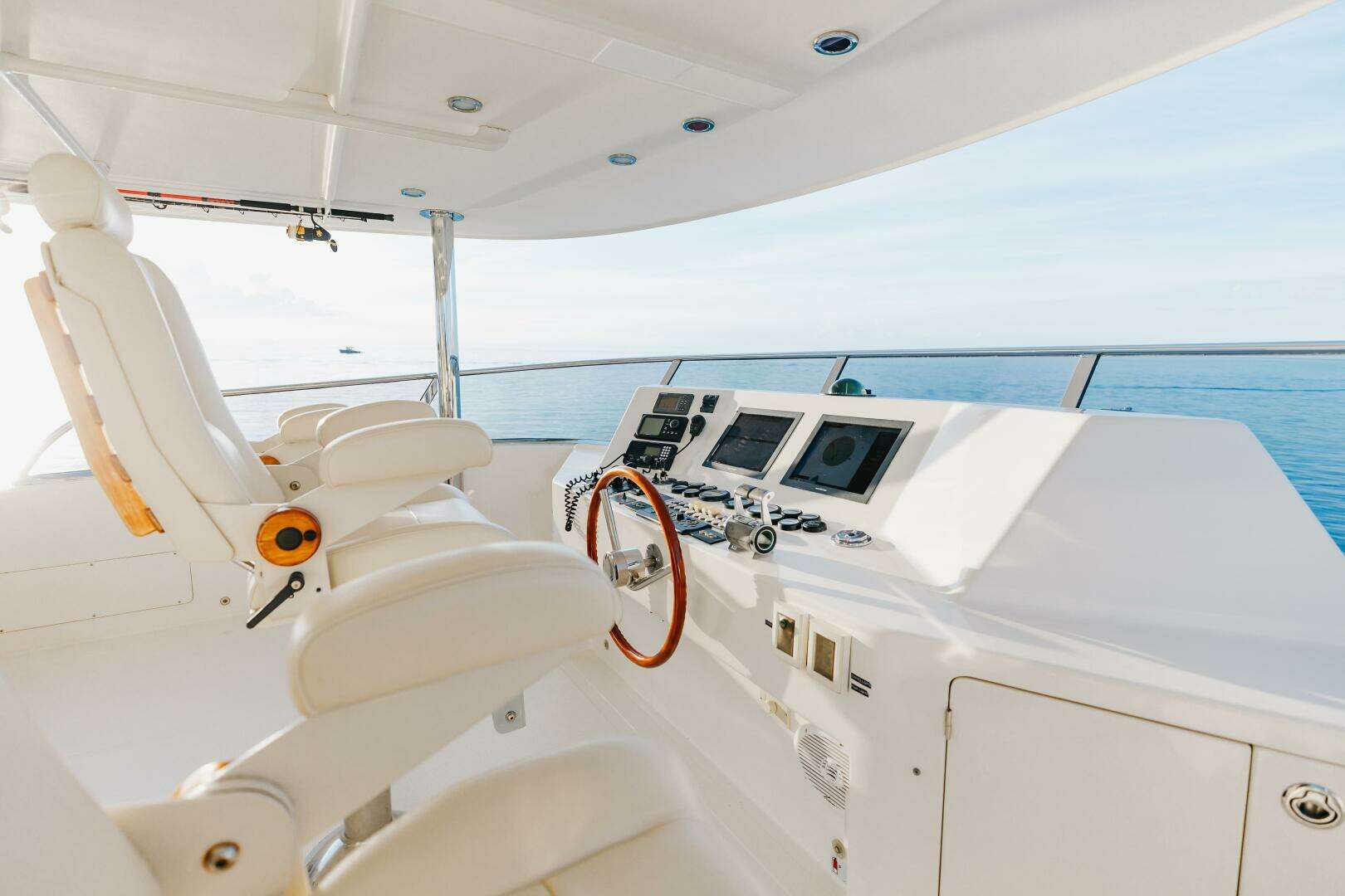 2007 President Tri-Deck - Image 9