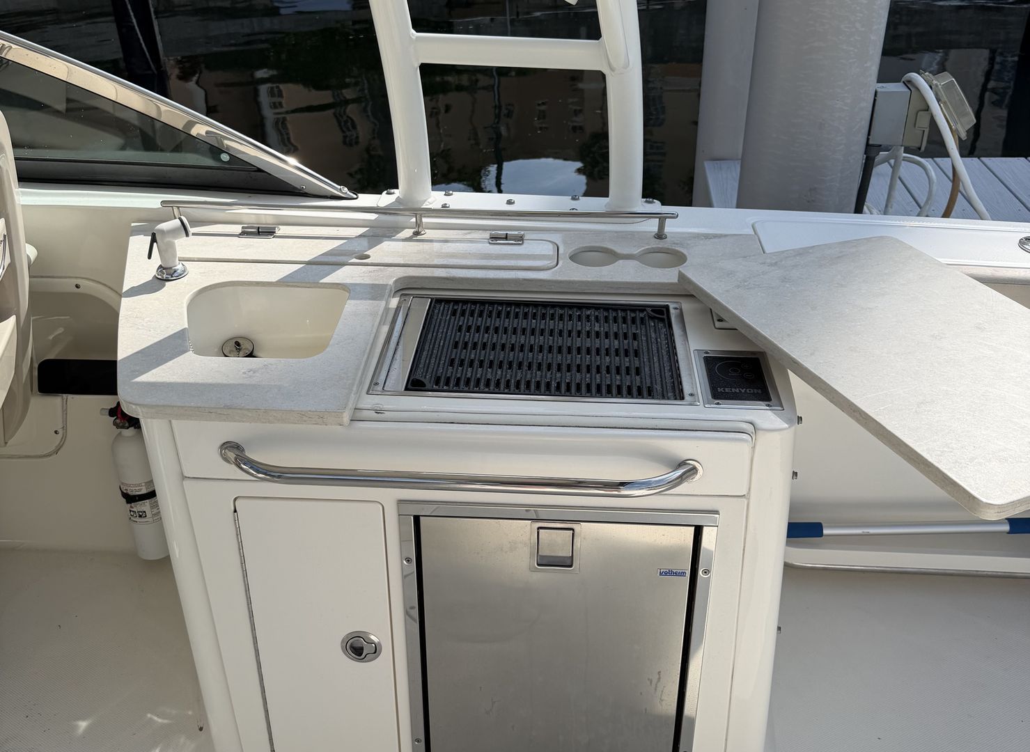 2016 Boston Whaler 270 Vantage - 9