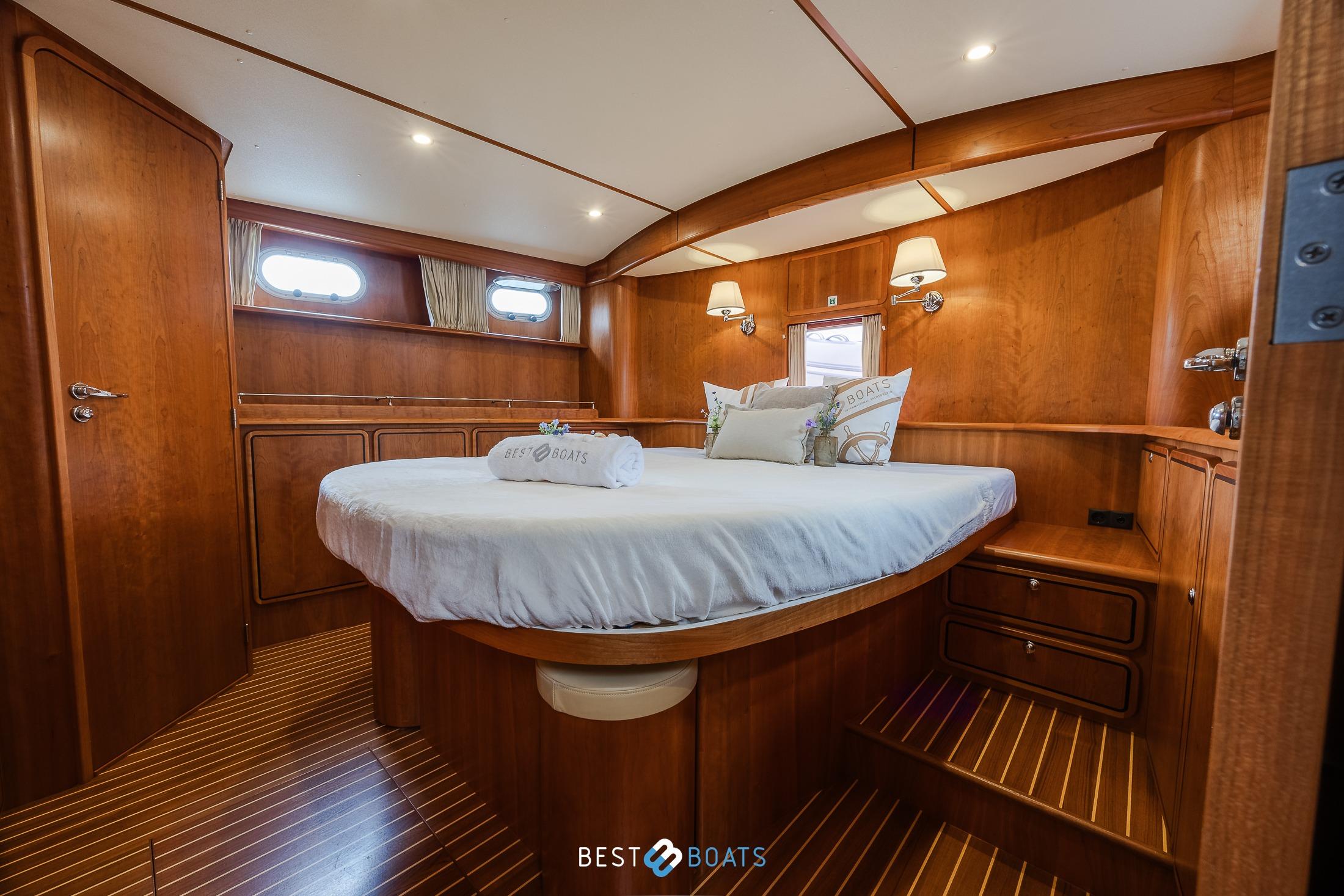 Luxurious cabin interior of 2010 Linssen Grand Sturdy 470 AC Mark II Twin yacht.