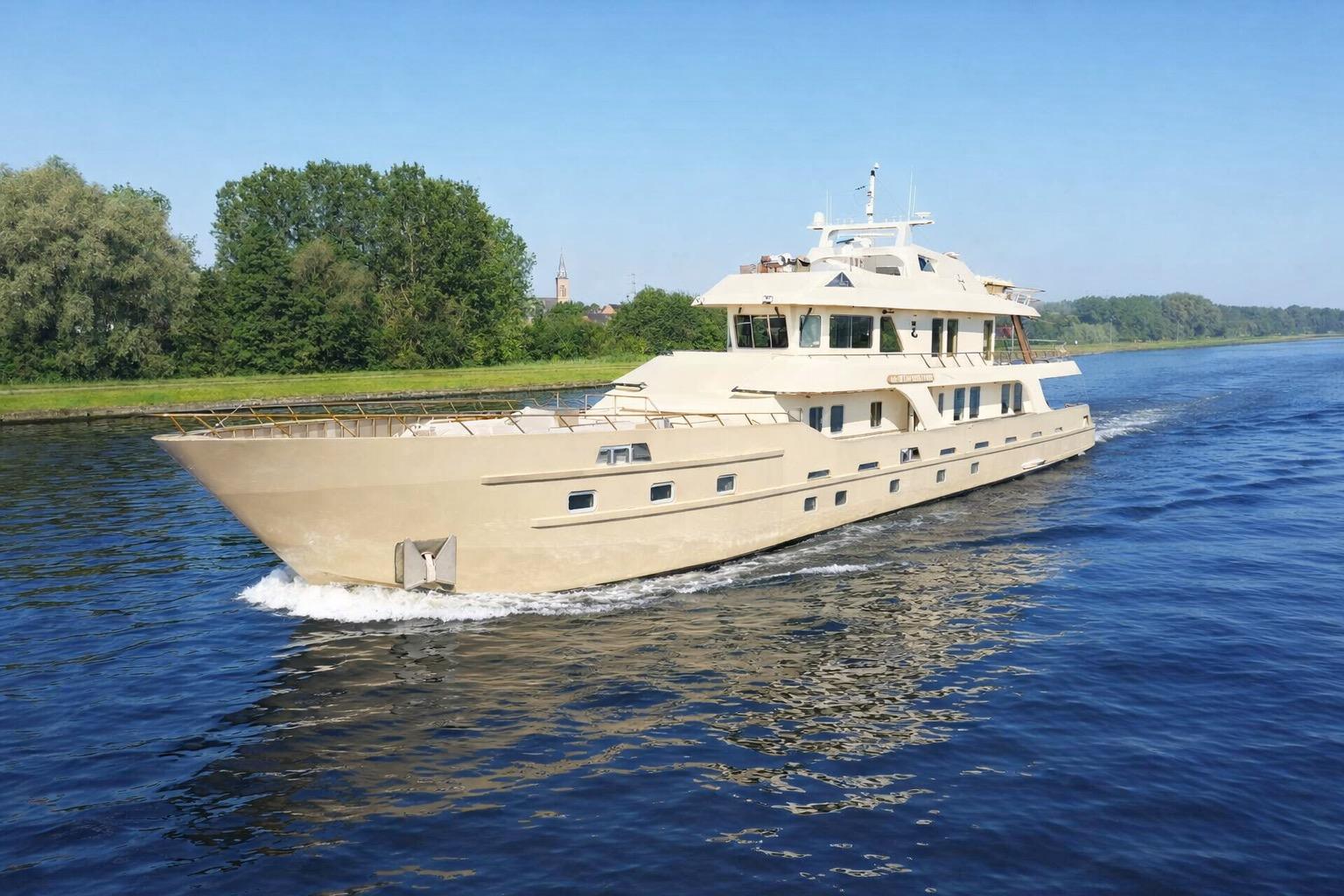 2008 Custom Explorer Yacht 48M