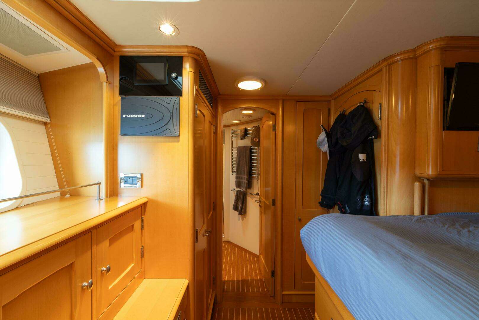 2001 Vitters Aft Cockpit - Image 27