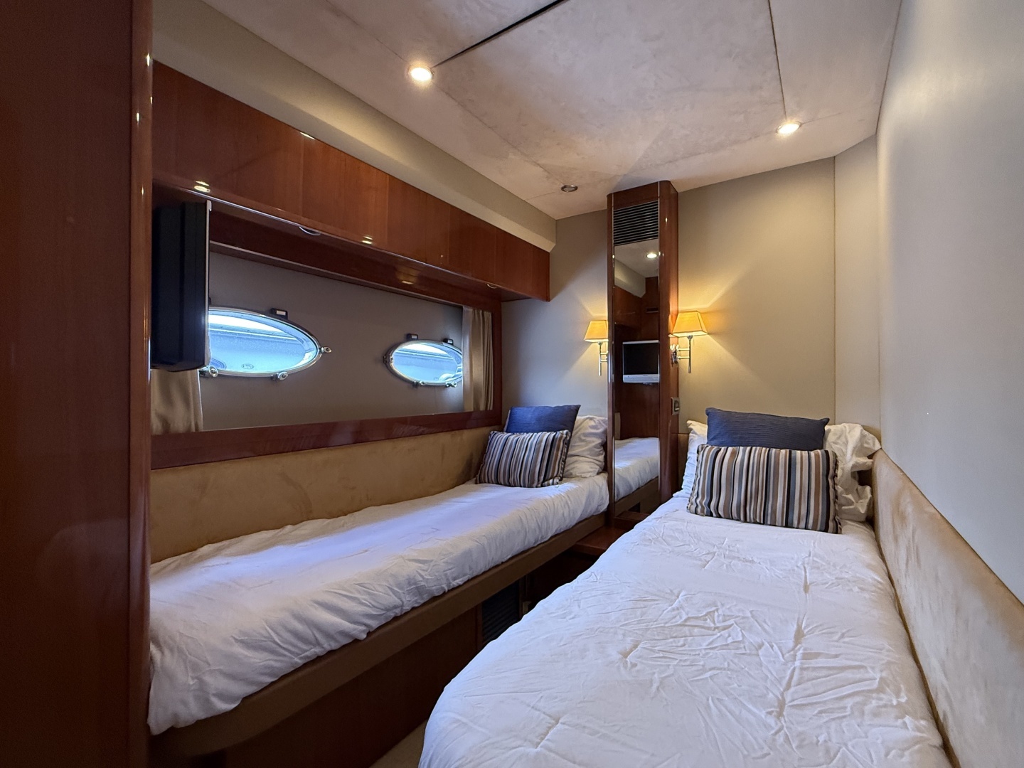 2009 Princess — - Image 22