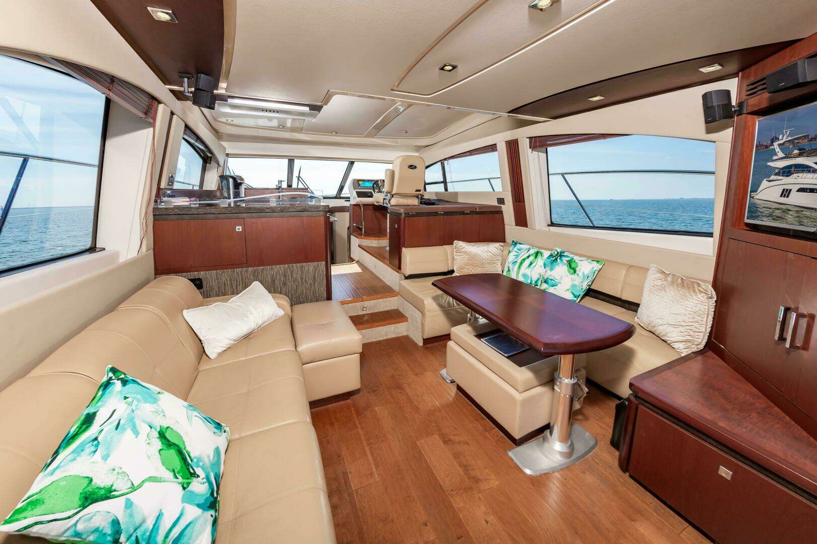 2015 Sea Ray 510 Fly - Image 2