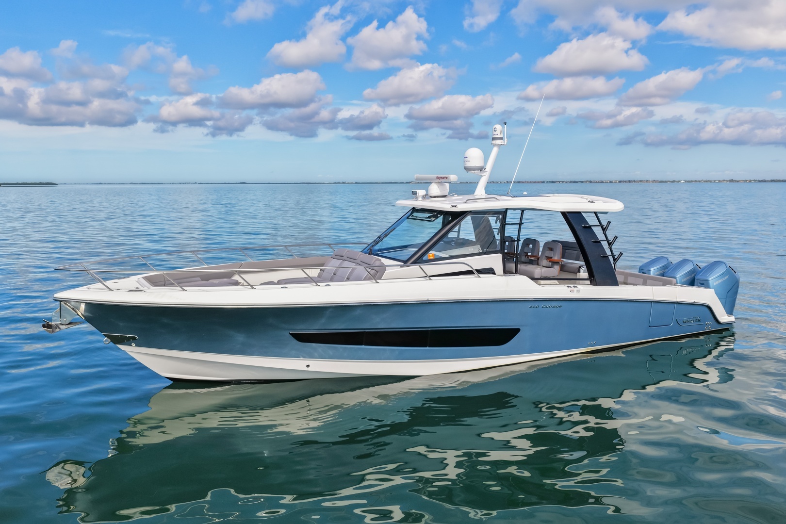 2023 Boston Whaler — - Image 4