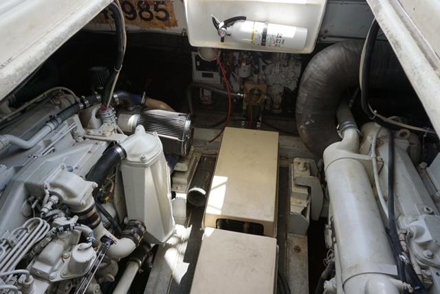 1985 Hatteras 36 Convertible - 57