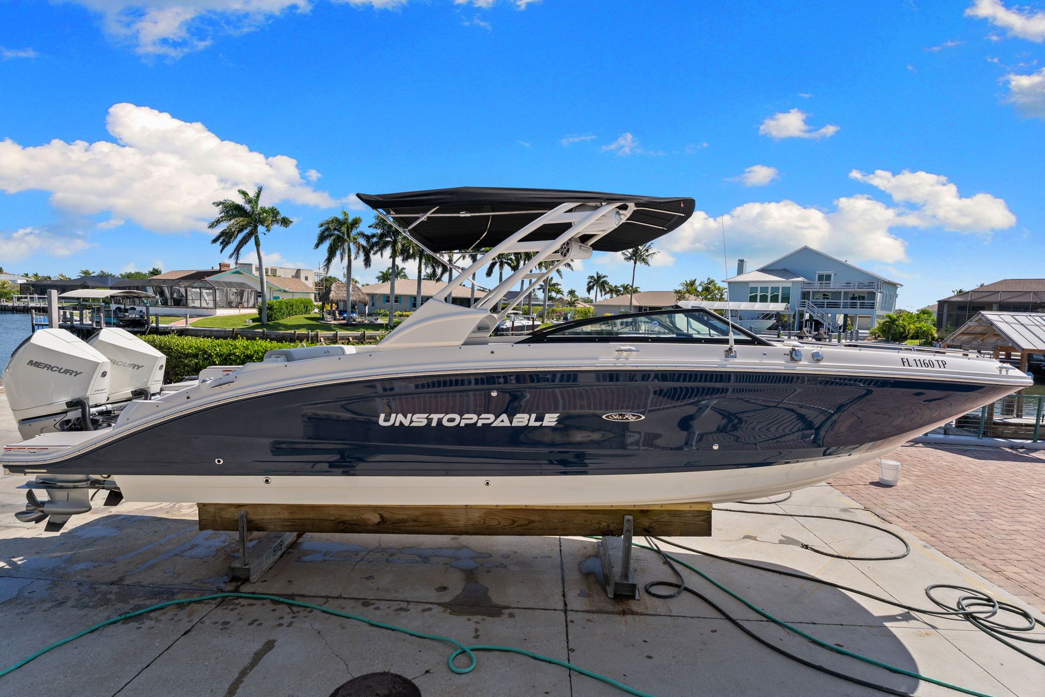 2023 Sea Ray SDX 290 Outboard