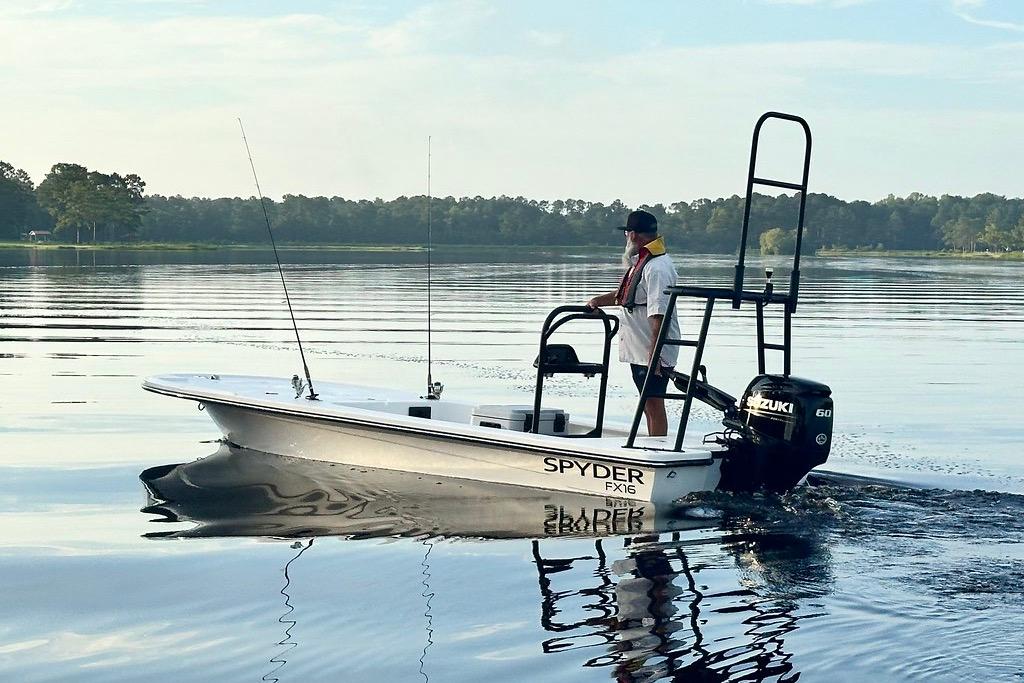 2027 Spyder FX16 Wisp