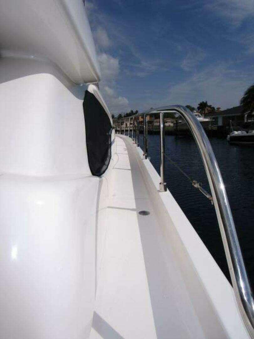 2003 Ferretti Yachts 590 Motor Yacht - Image 31